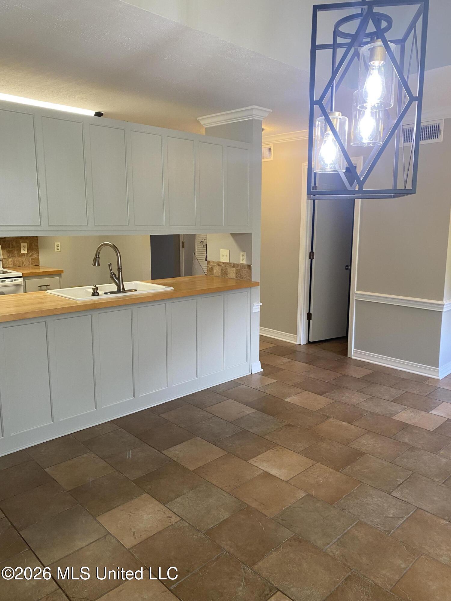 55 Woodlake Drive Property Photo 18