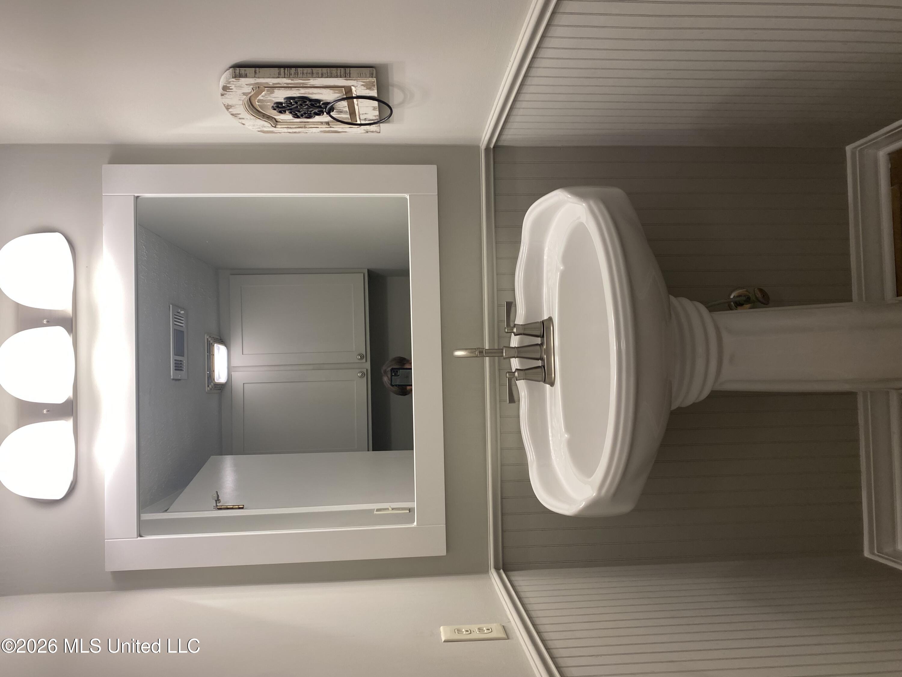 55 Woodlake Drive Property Photo 23