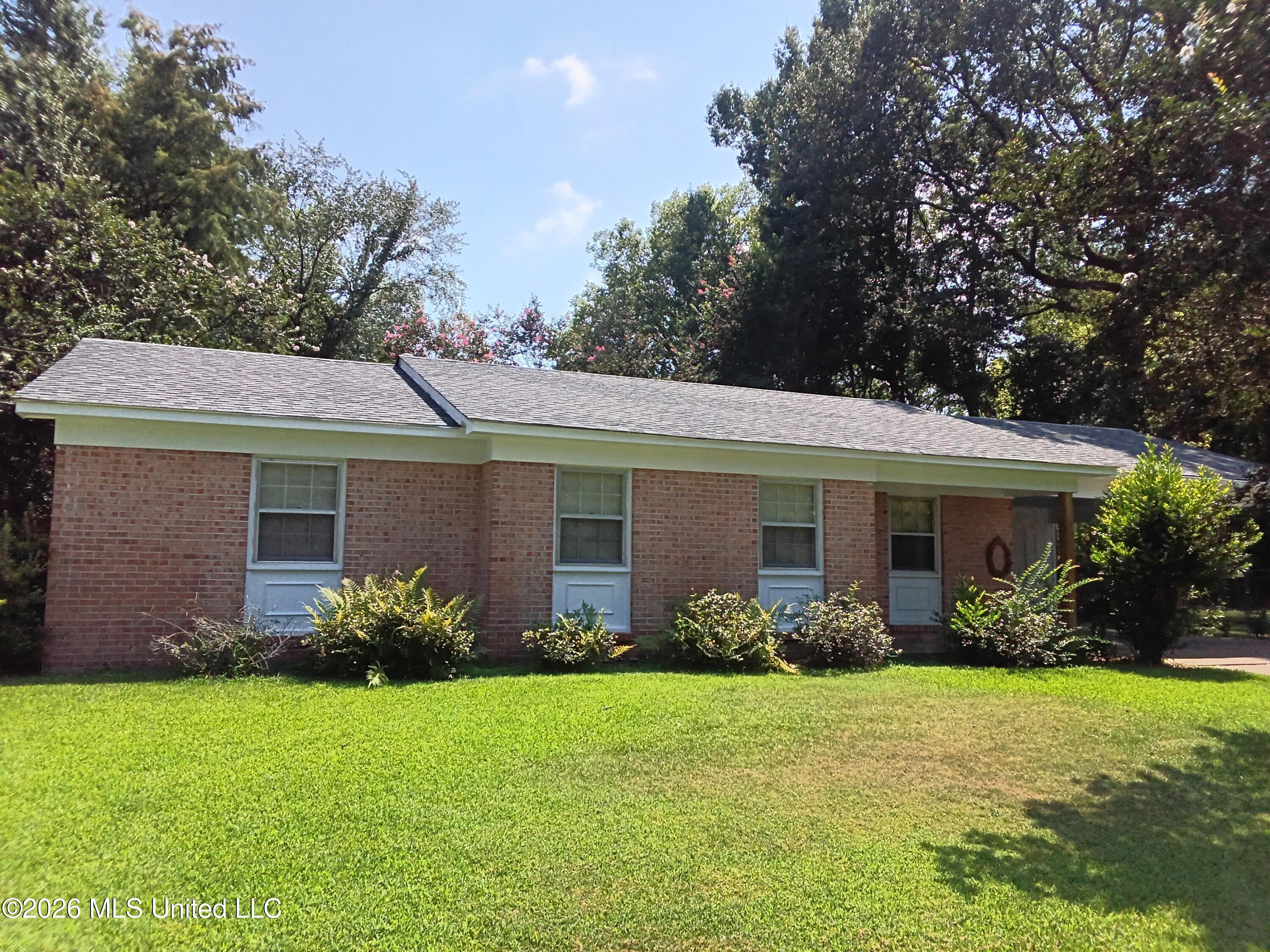 302 Youngblood Street Property Photo 2