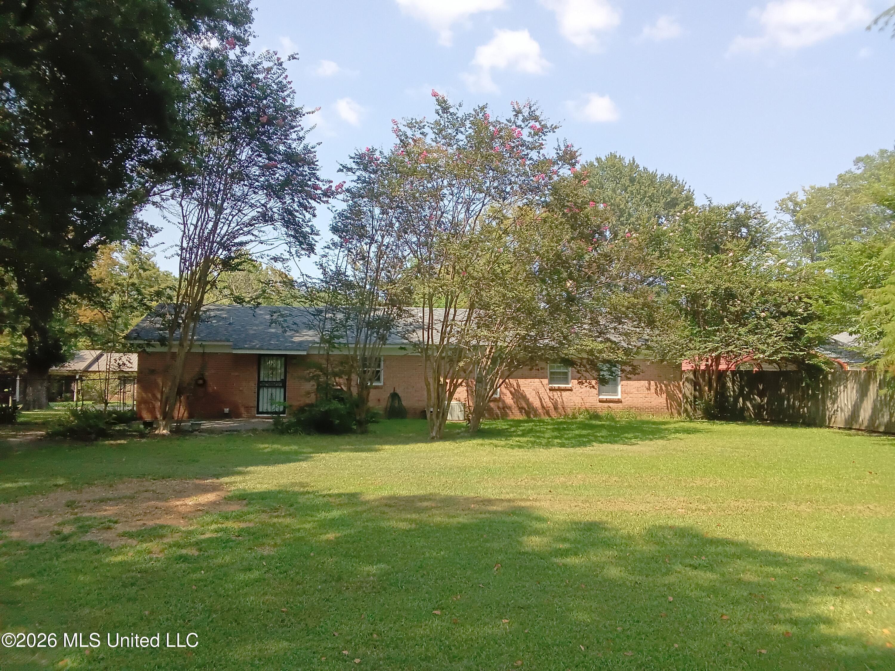 302 Youngblood Street Property Photo 7