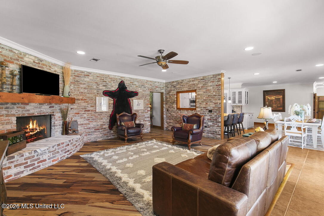 130 Pine Lake Cove Property Photo 9