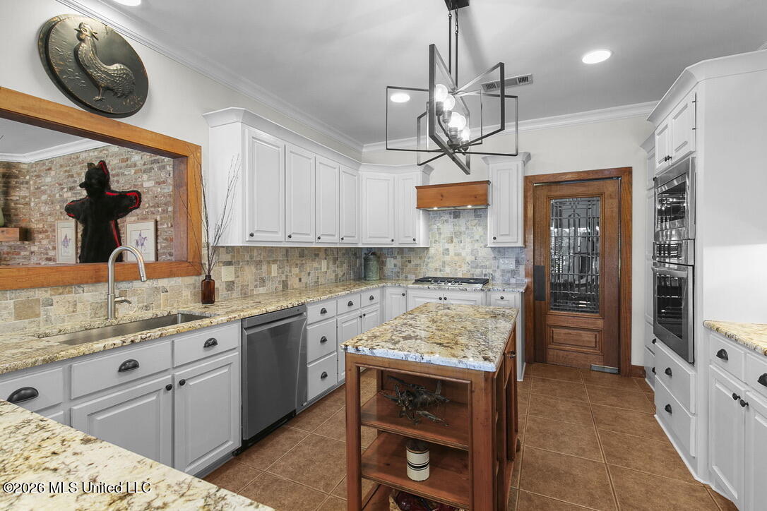 130 Pine Lake Cove Property Photo 12