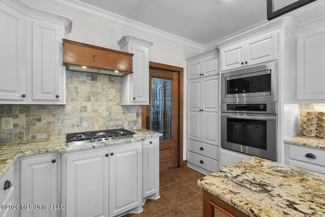 130 Pine Lake Cove Property Photo 13
