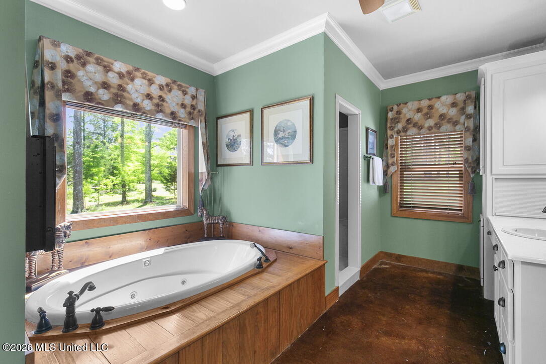 130 Pine Lake Cove Property Photo 18