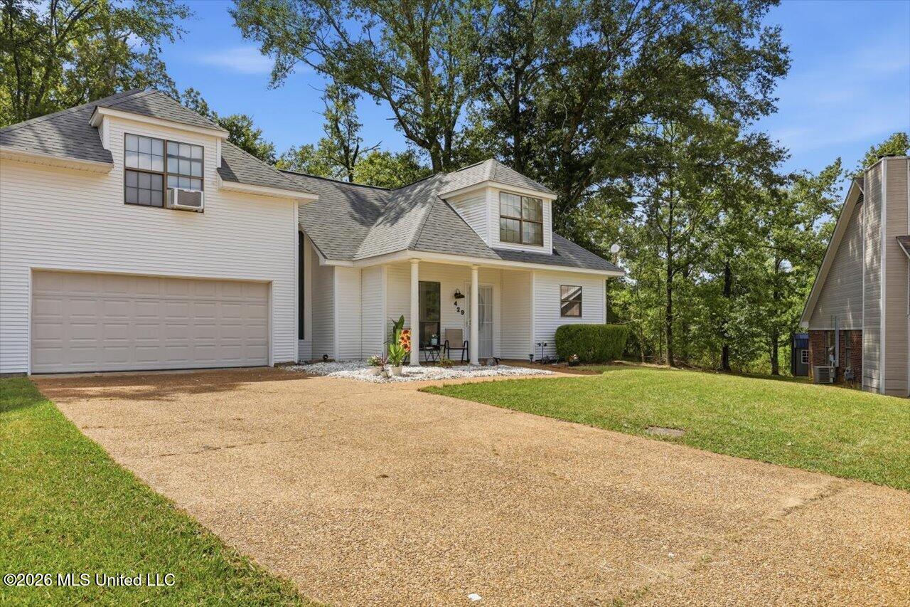 429 Vining Court Property Photo 3