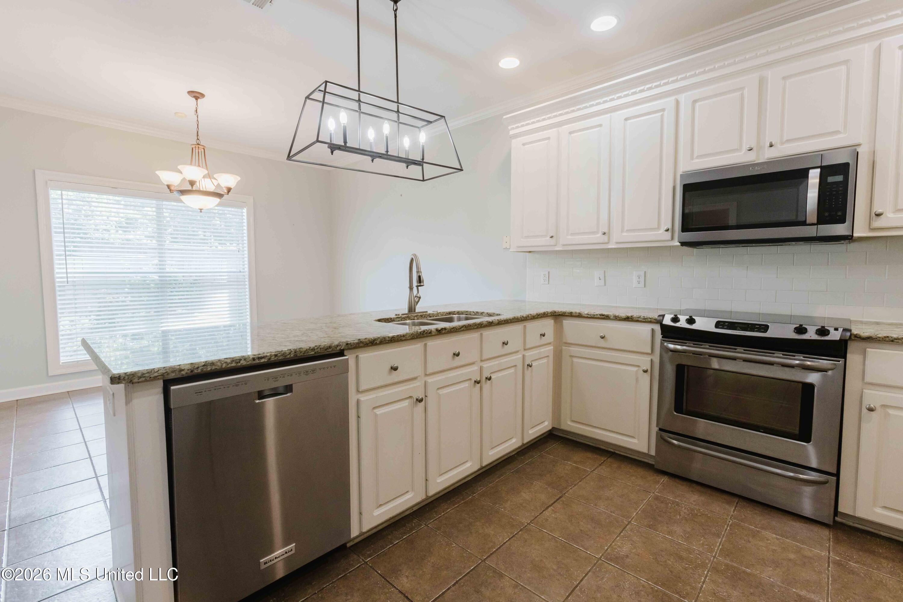120 Susan Lane Property Photo 16