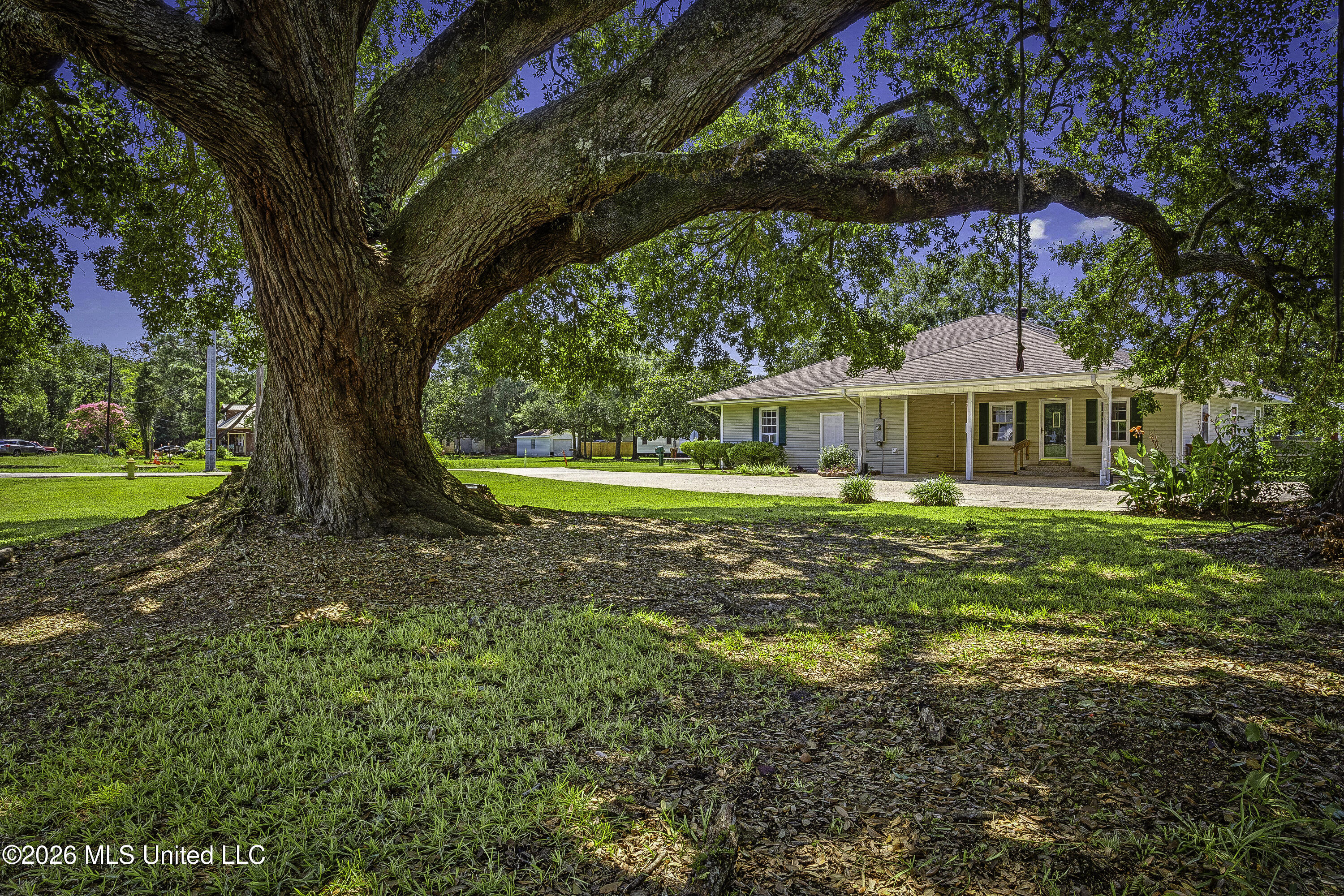 100 S Nicholson Avenue Property Photo 3