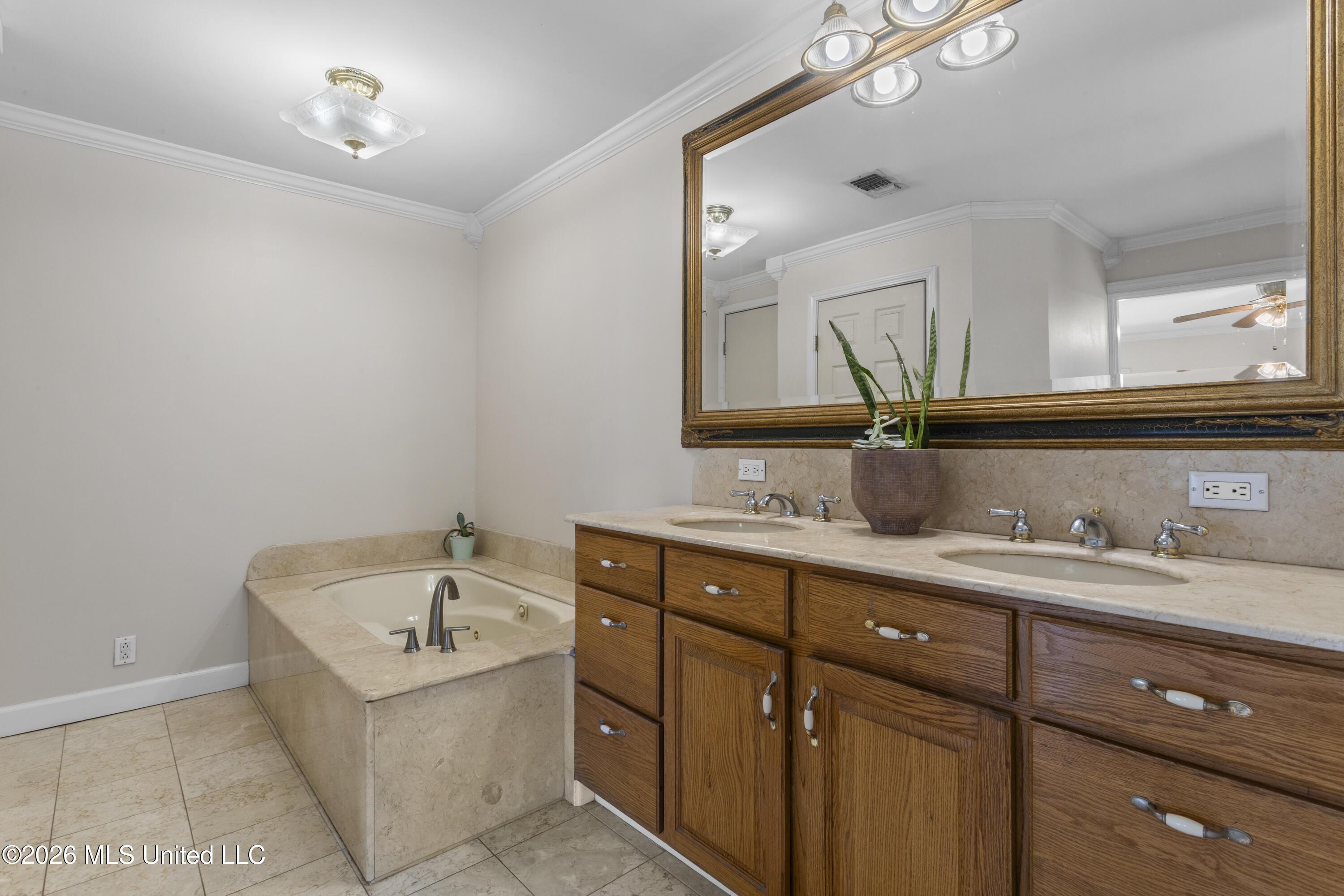 100 S Nicholson Avenue Property Photo 25