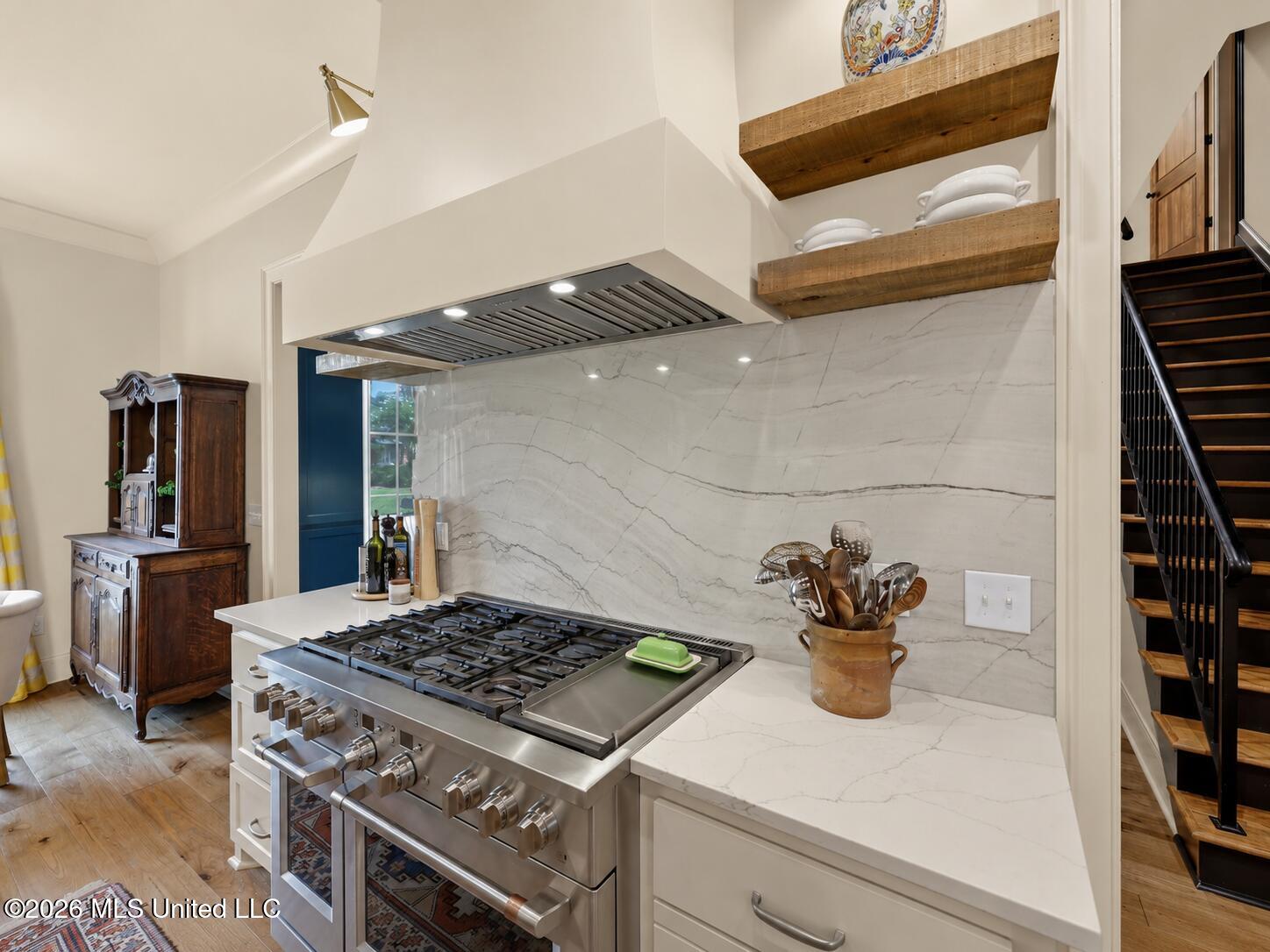 103 Summers Lane Property Photo 2