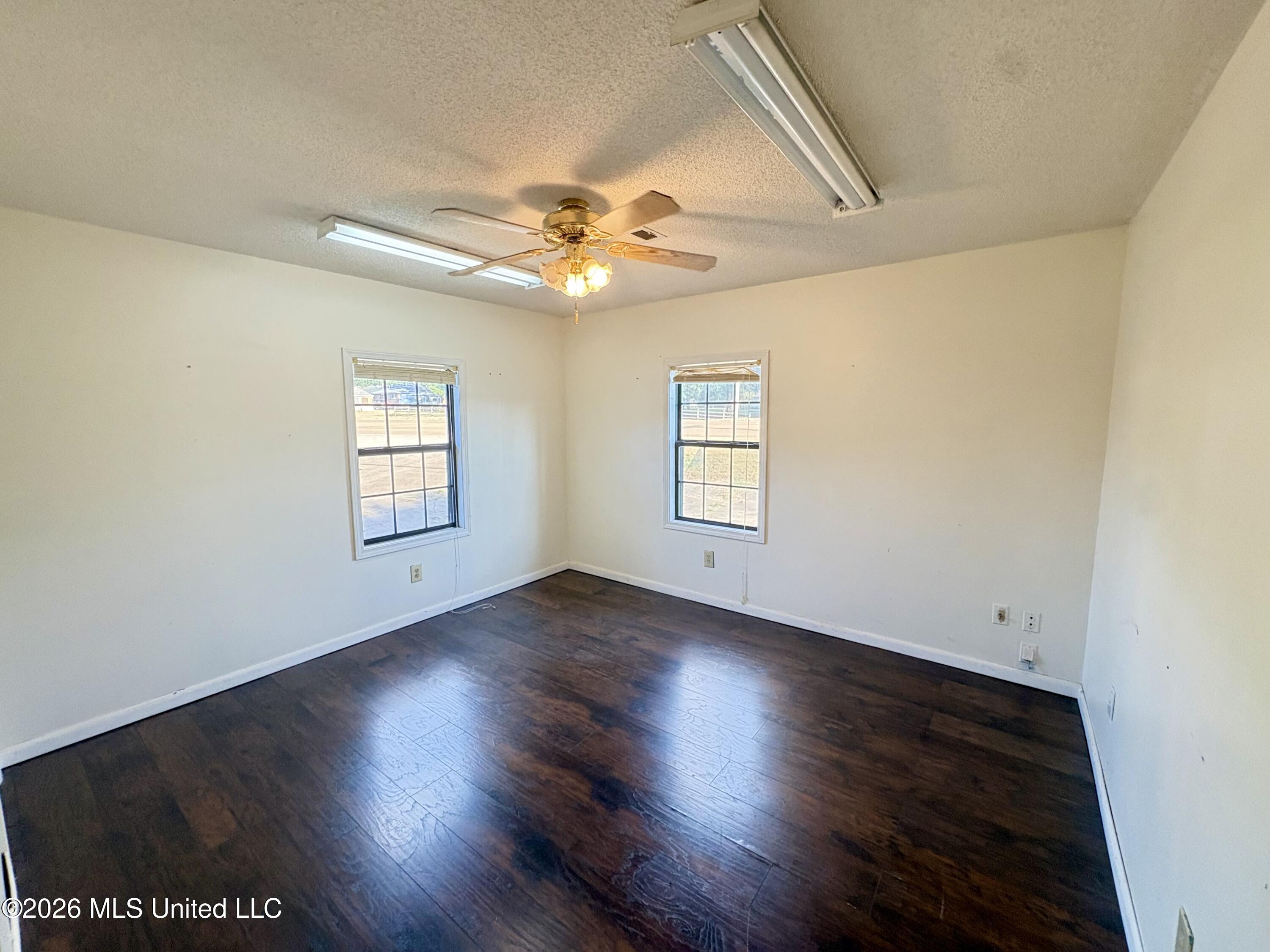 830 Lakeview Drive Property Photo 10