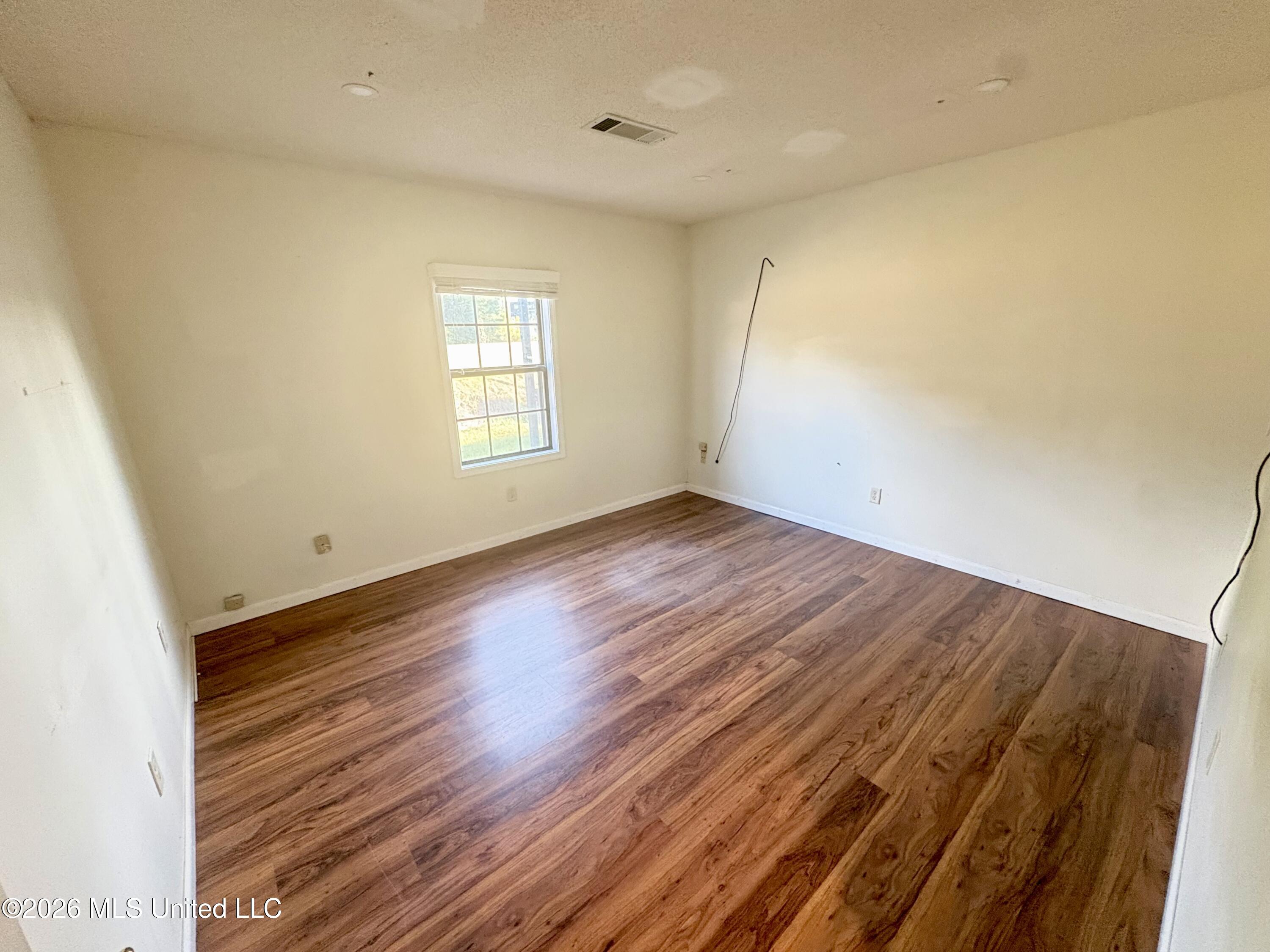 830 Lakeview Drive Property Photo 11