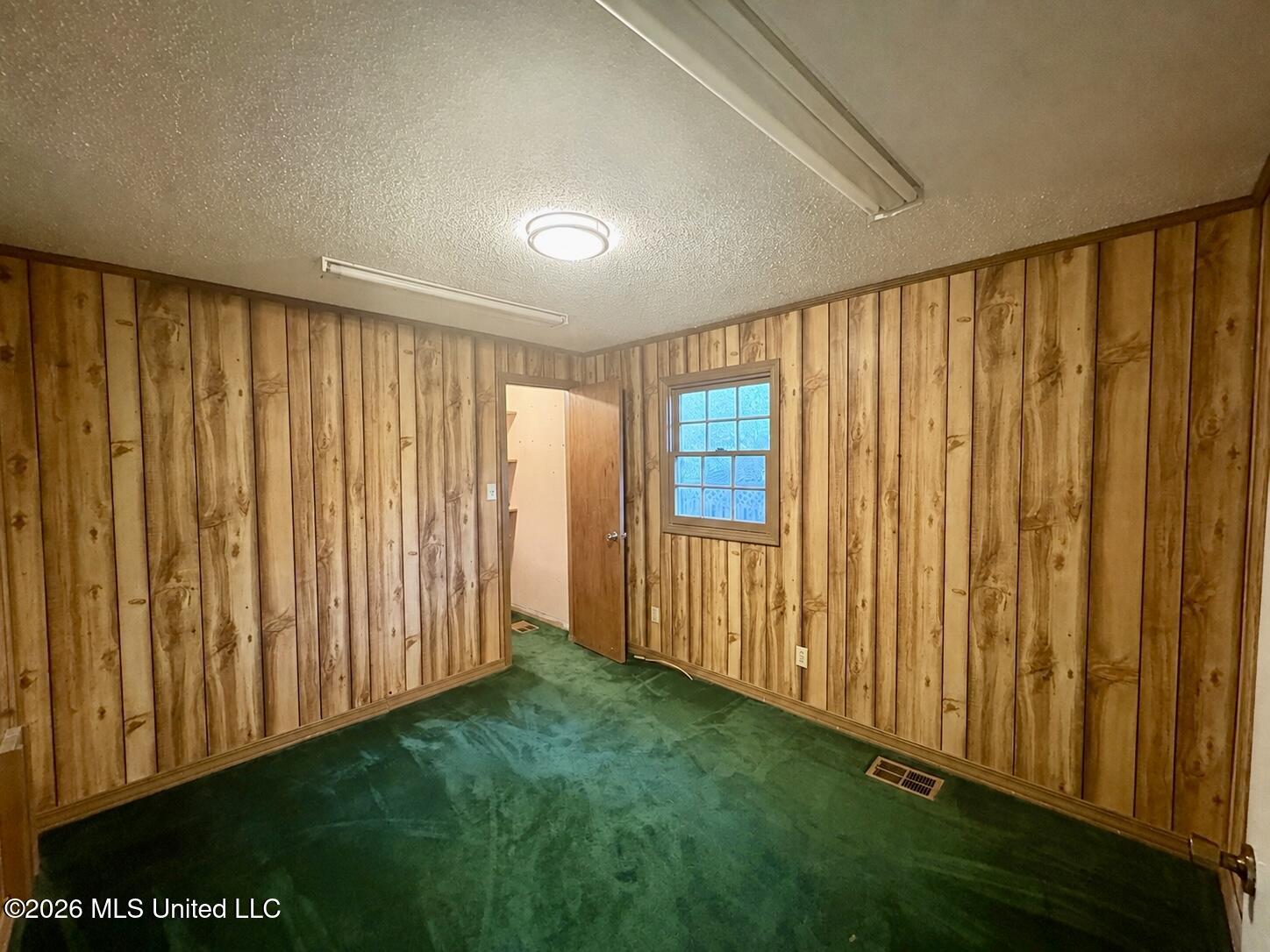 830 Lakeview Drive Property Photo 15