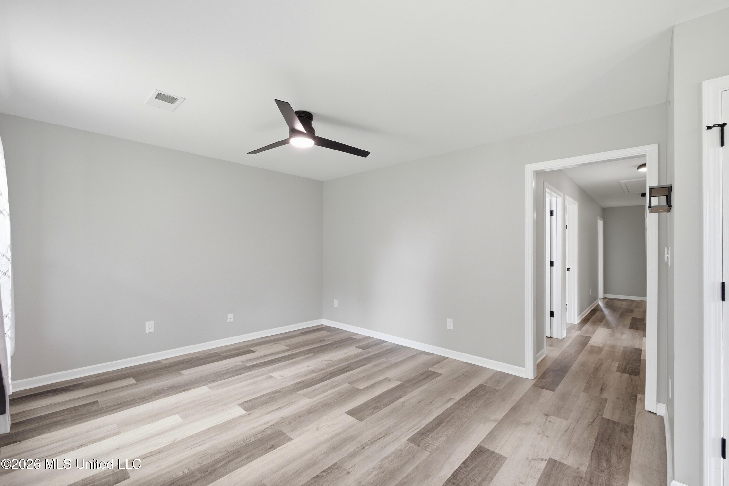 3035 Normandy Drive Property Photo 4