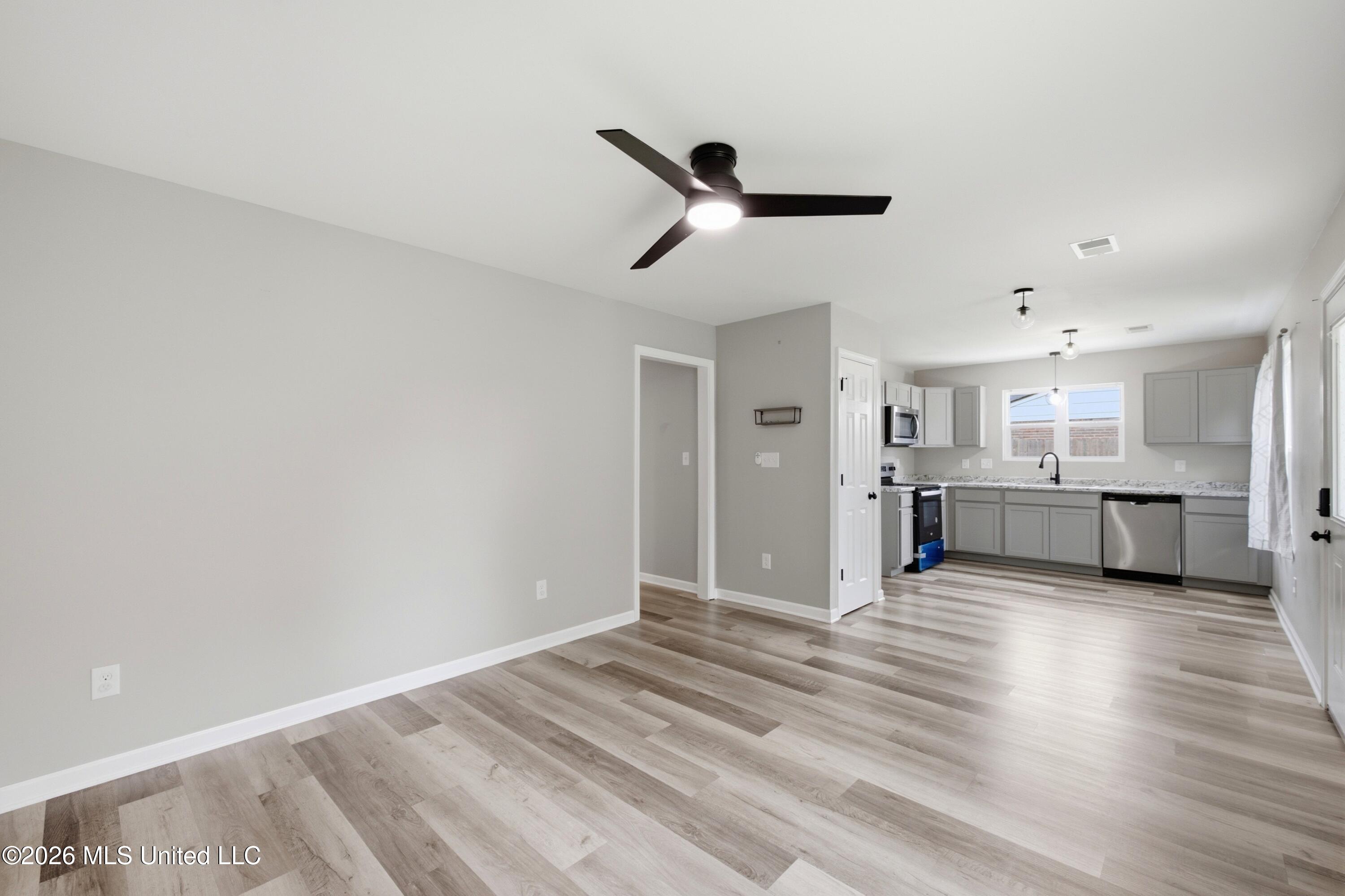 3035 Normandy Drive Property Photo 5