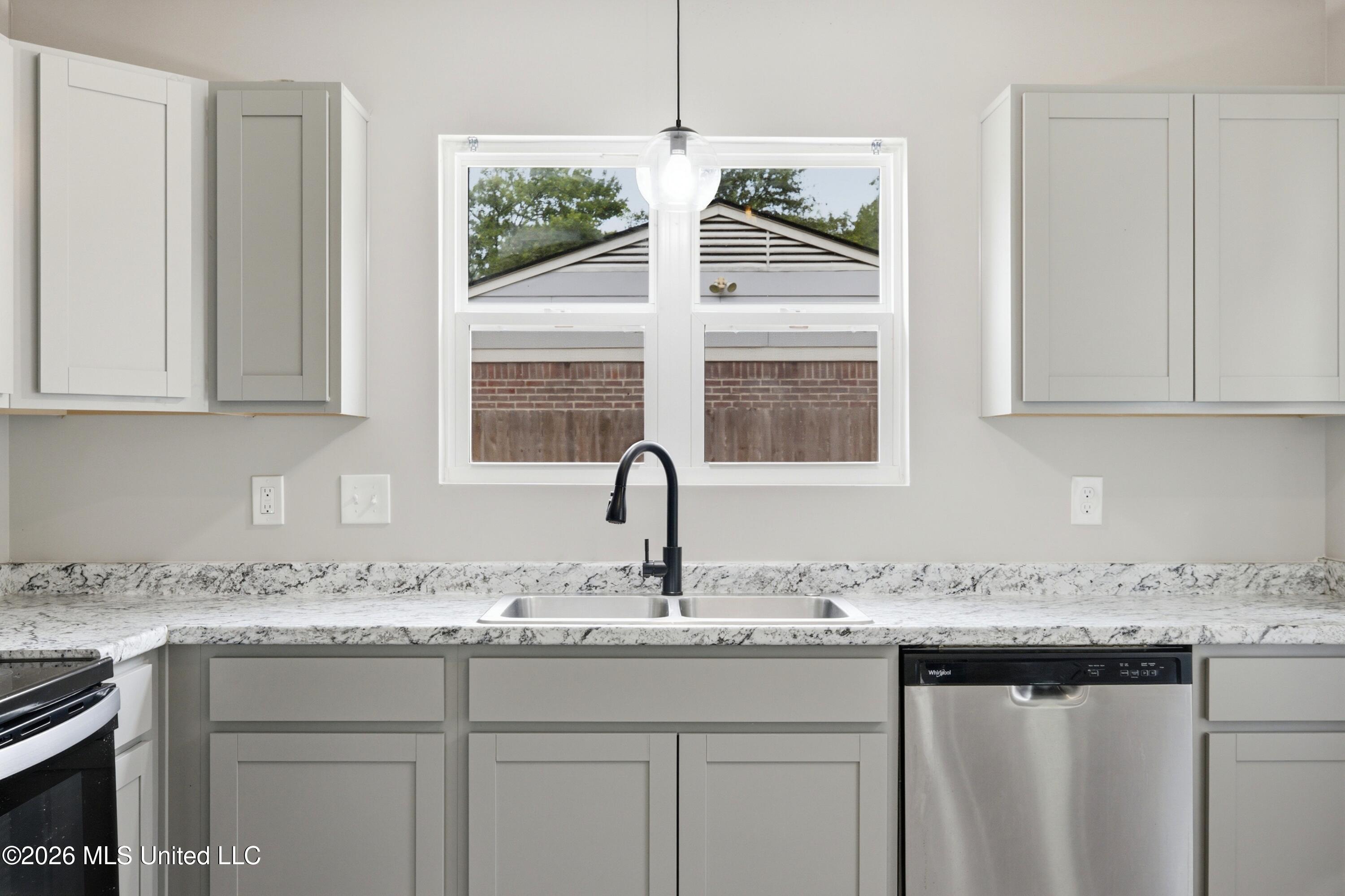 3035 Normandy Drive Property Photo 8