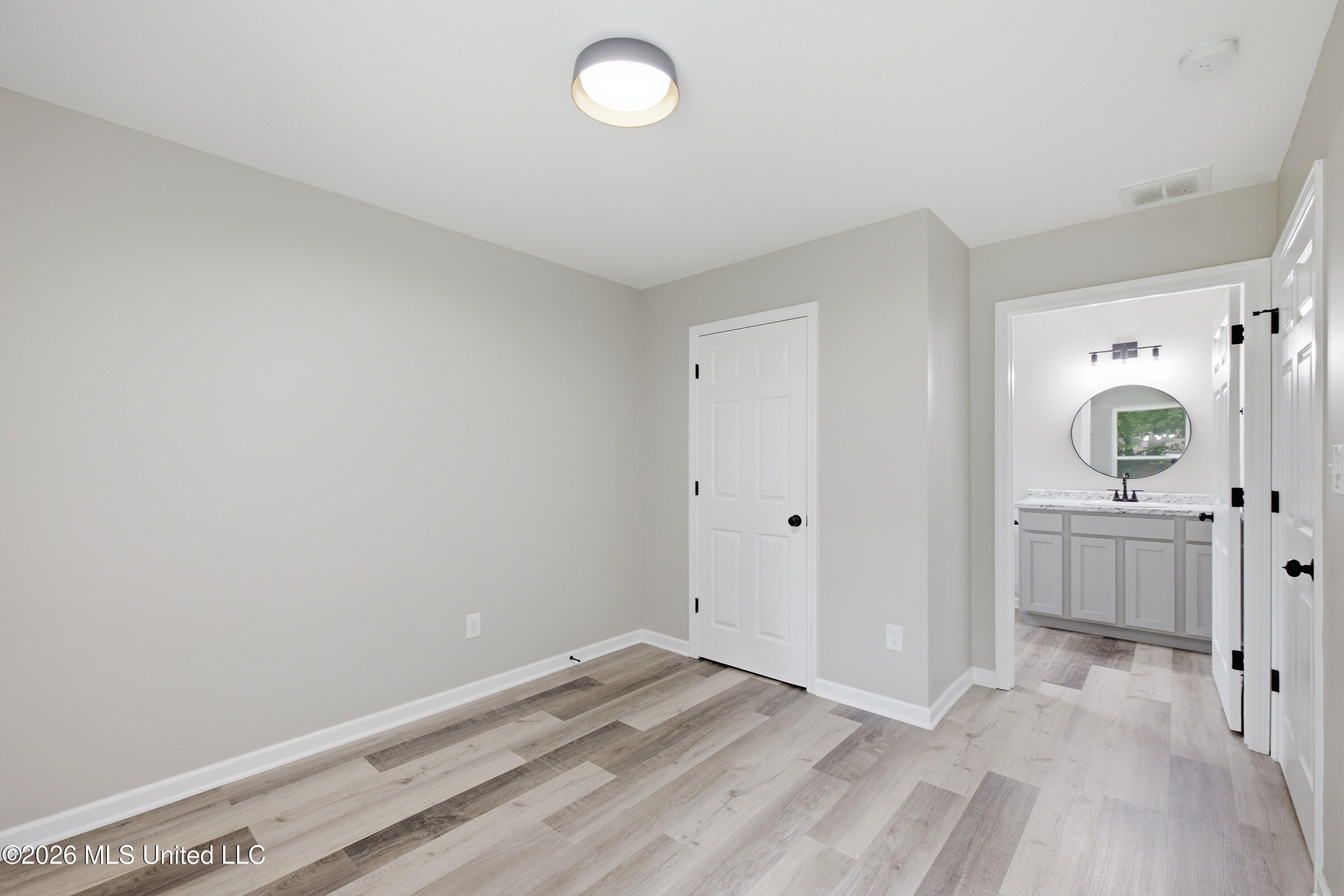 3035 Normandy Drive Property Photo 10