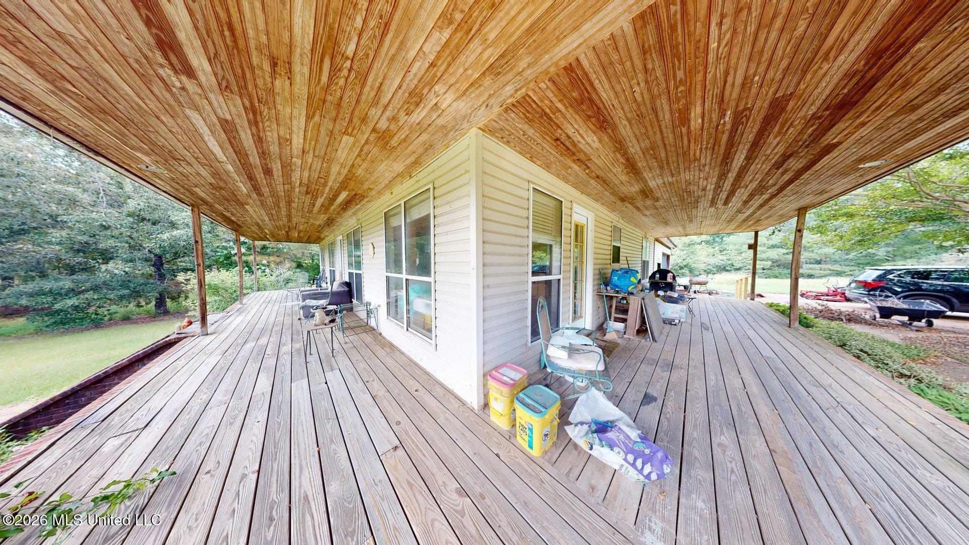 1055 Hays Crossing Property Photo 3
