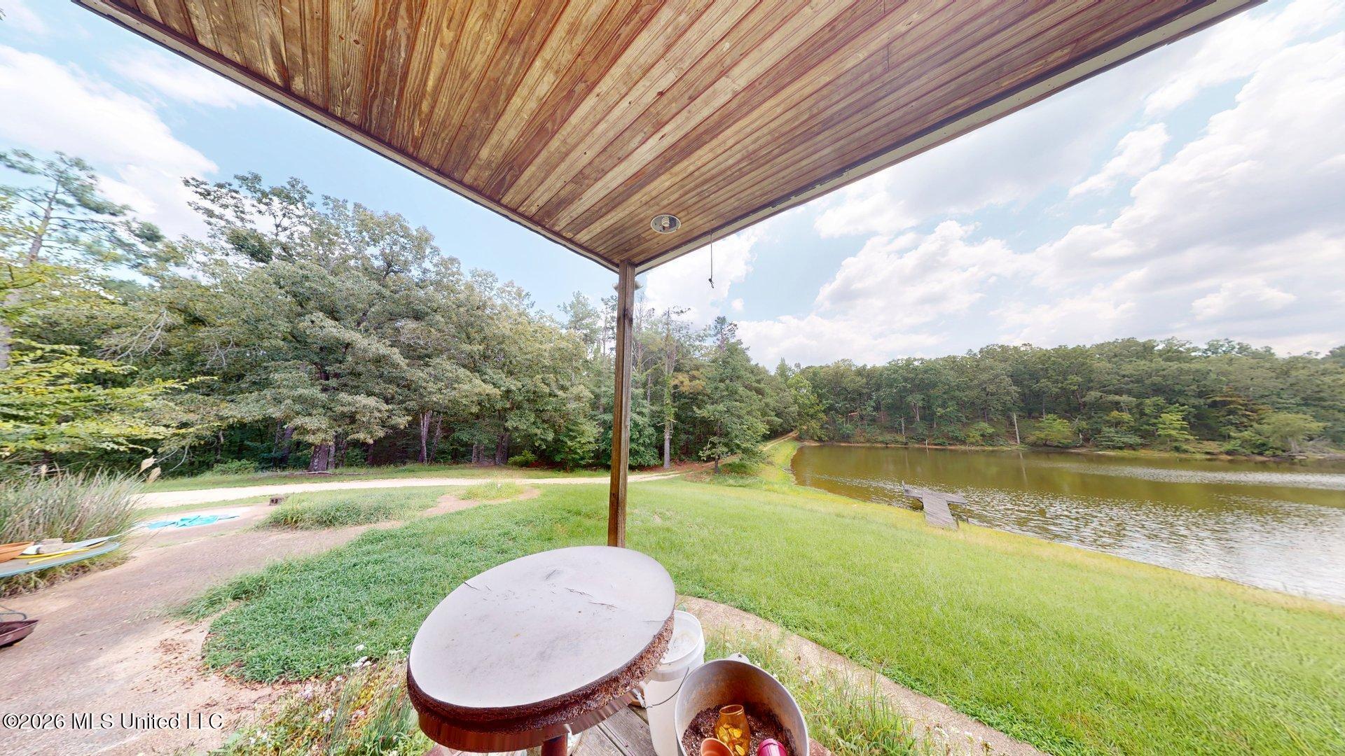 1055 Hays Crossing Property Photo 4