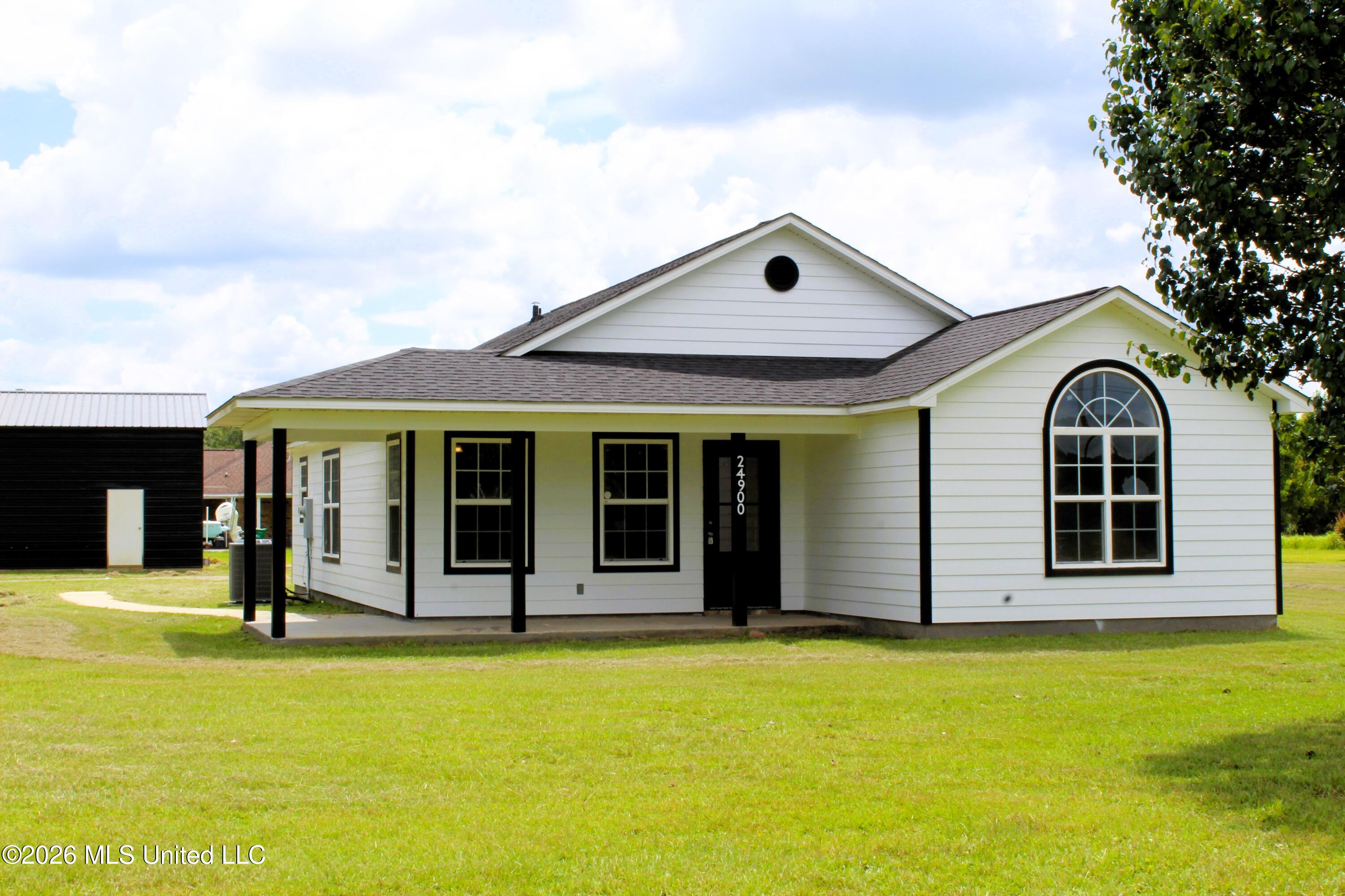 24900 Highway 613 Property Photo 1