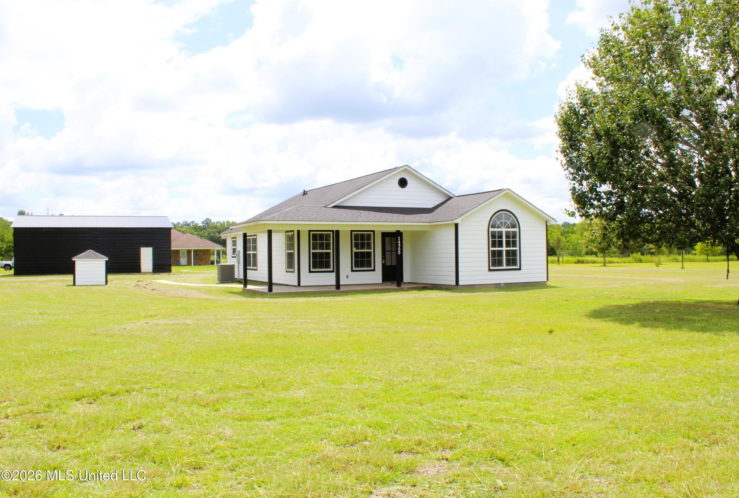 24900 Highway 613 Property Photo 2