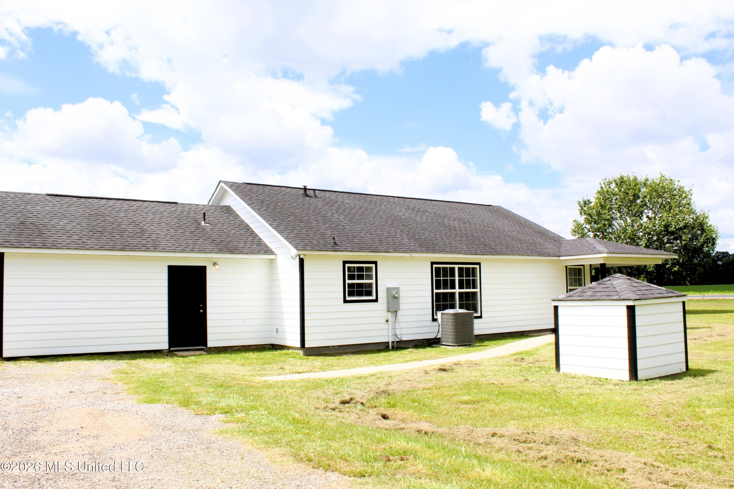24900 Highway 613 Property Photo 25