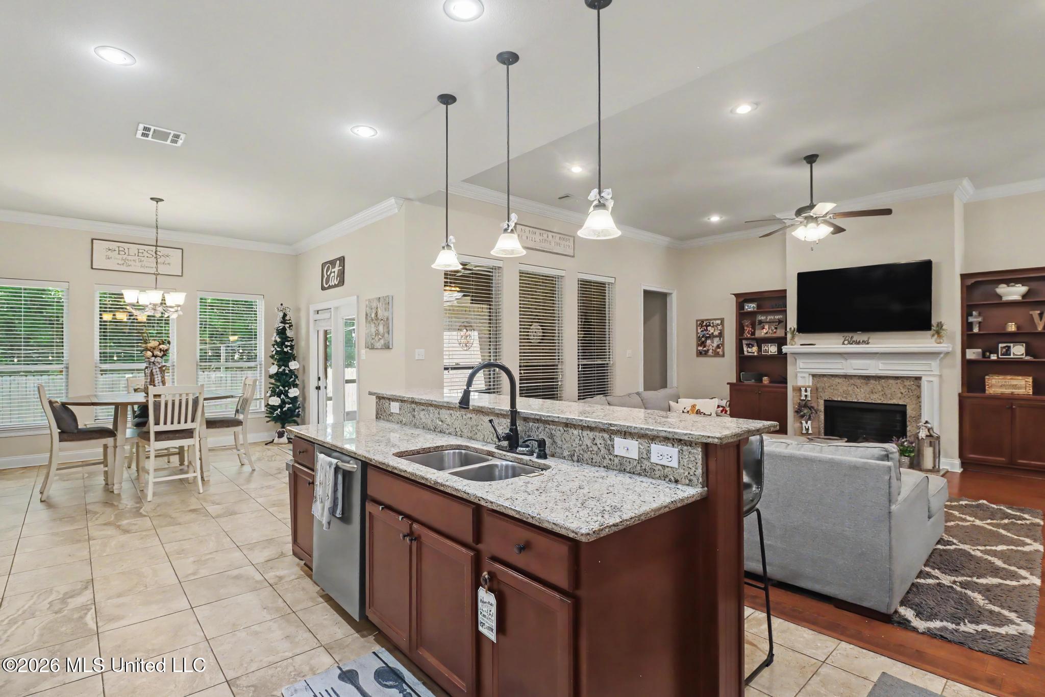 12930 Hebert Cove Property Photo 5