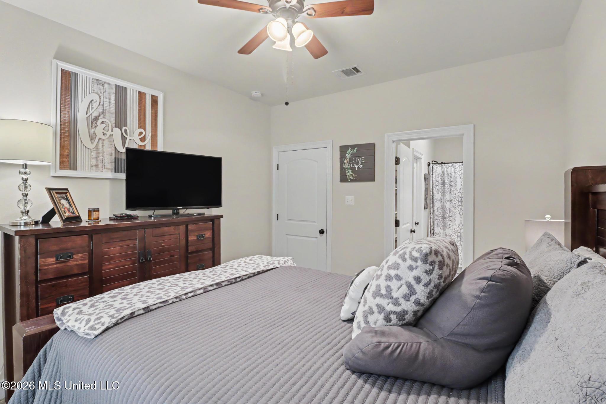 12930 Hebert Cove Property Photo 16