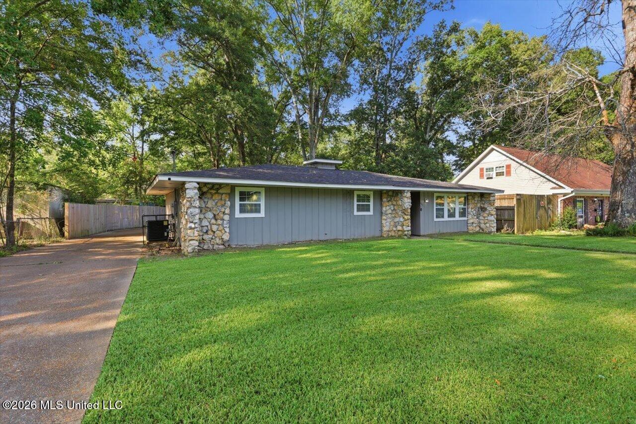 507 Heatherwood Drive Property Photo 3