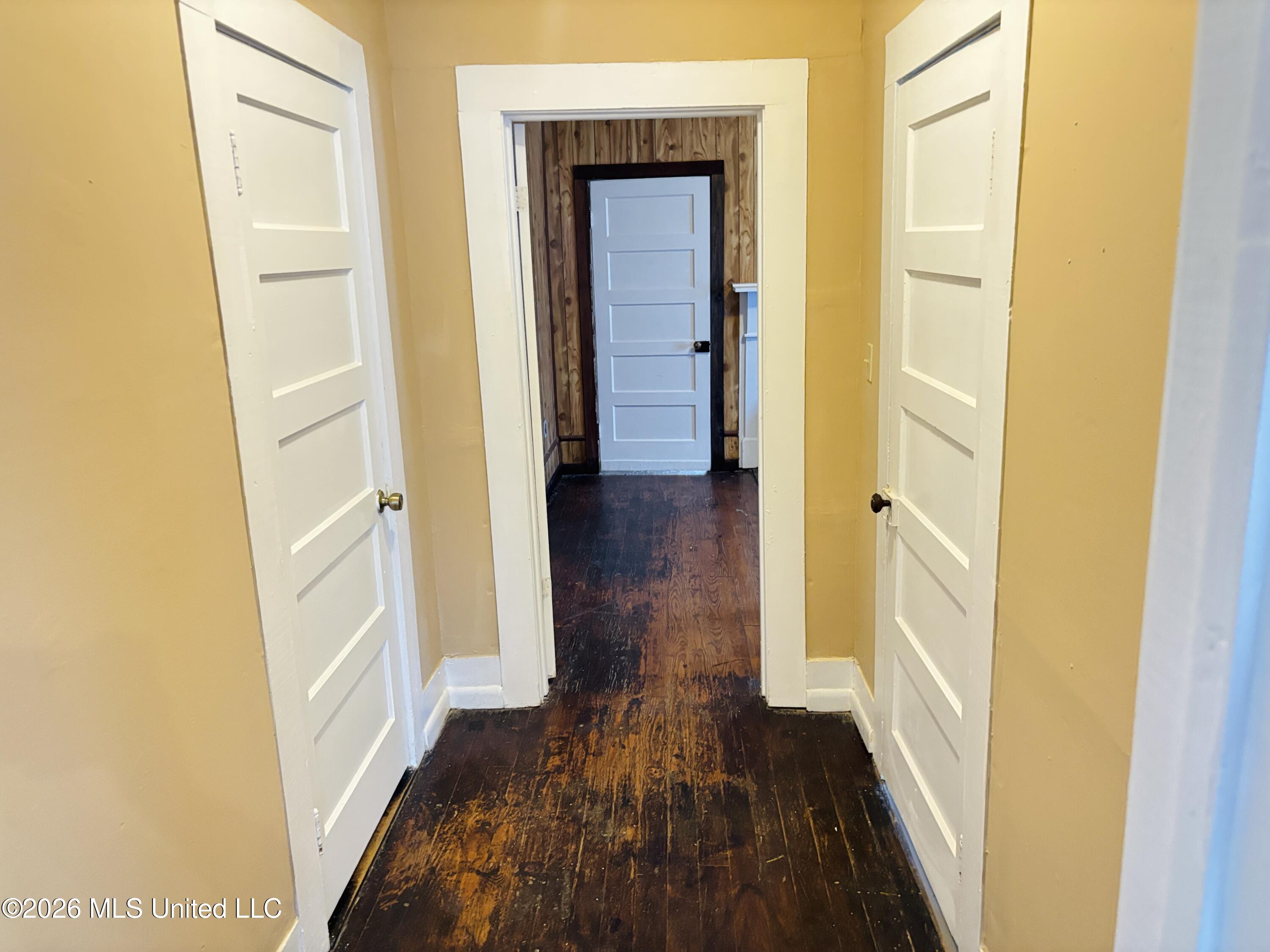 406 S Washington Street Property Photo 7