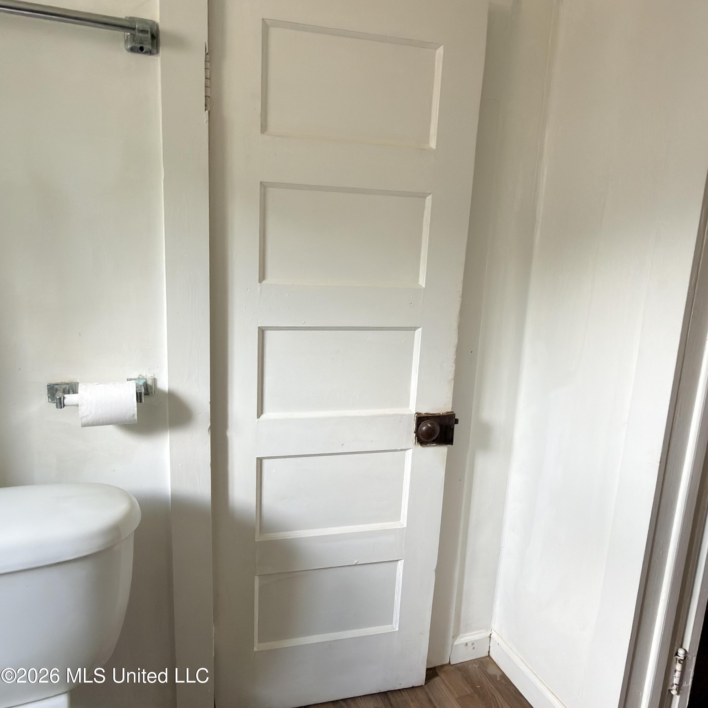 406 S Washington Street Property Photo 10