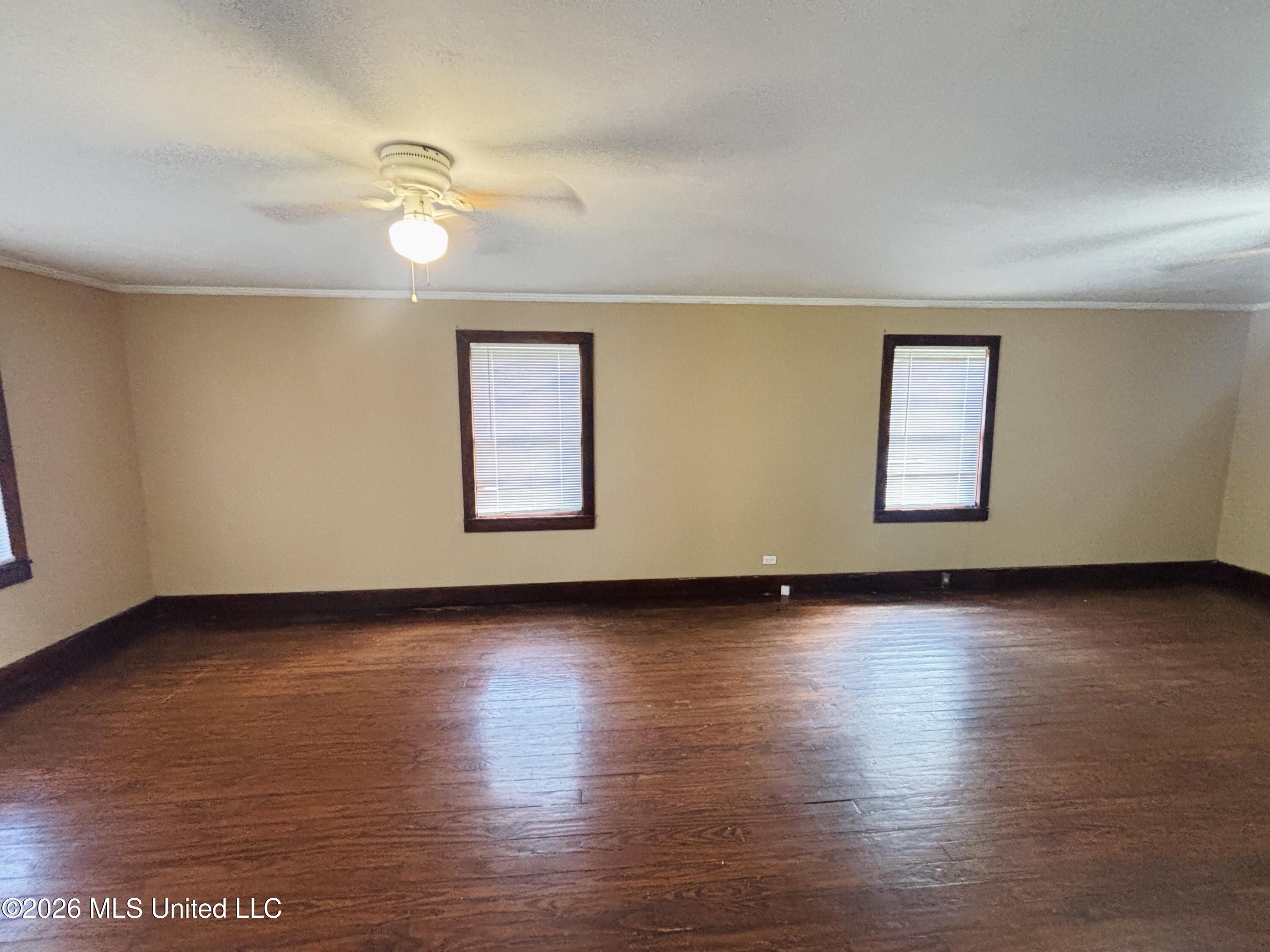 402 S Washington Street Property Photo 6