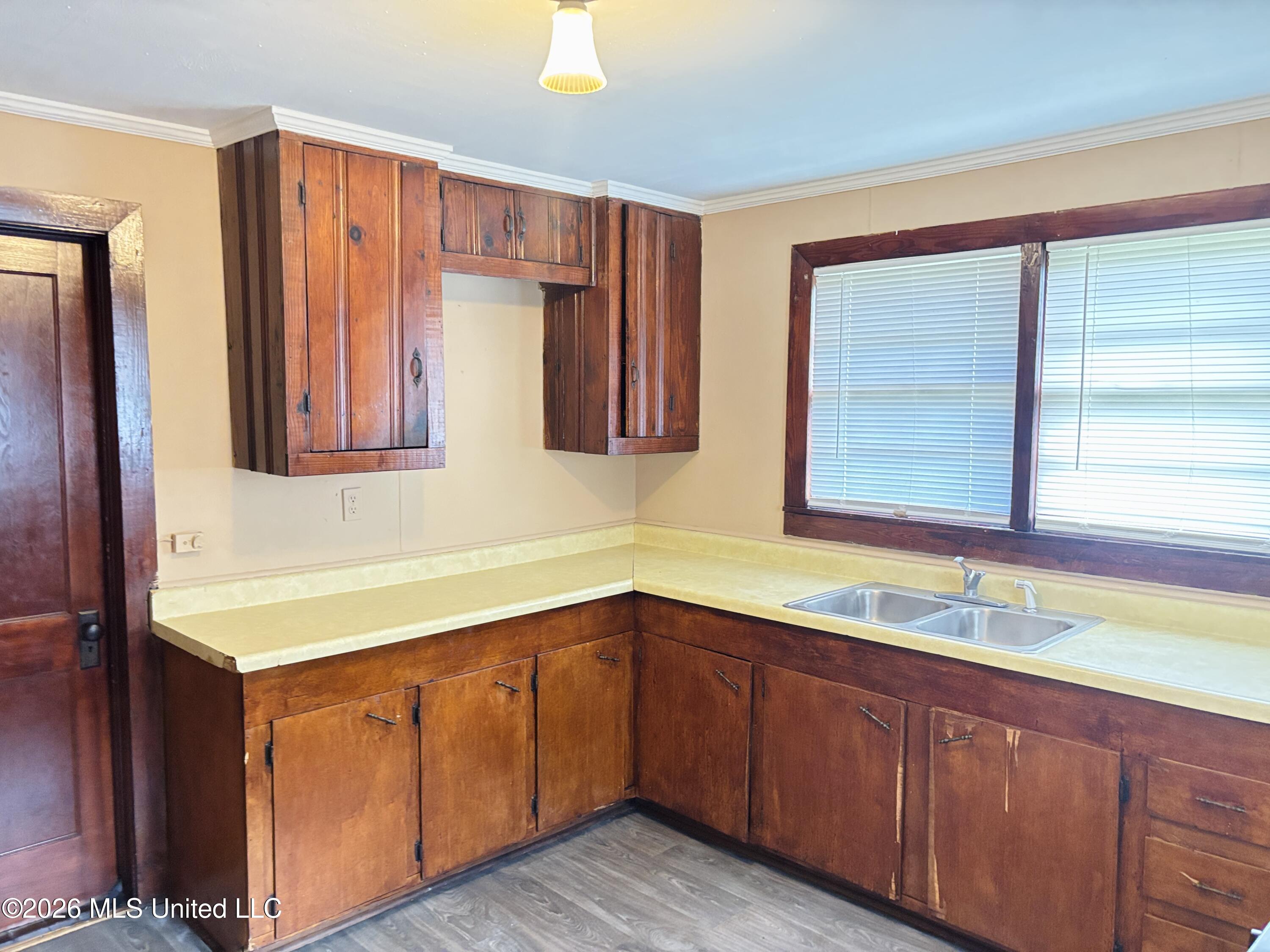402 S Washington Street Property Photo 9