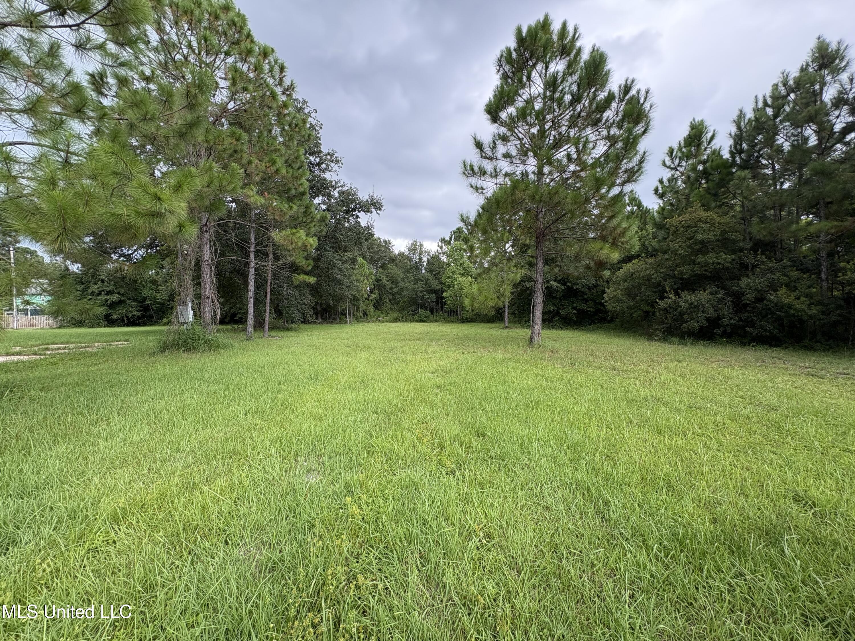 560 Cedar Avenue Property Photo 1
