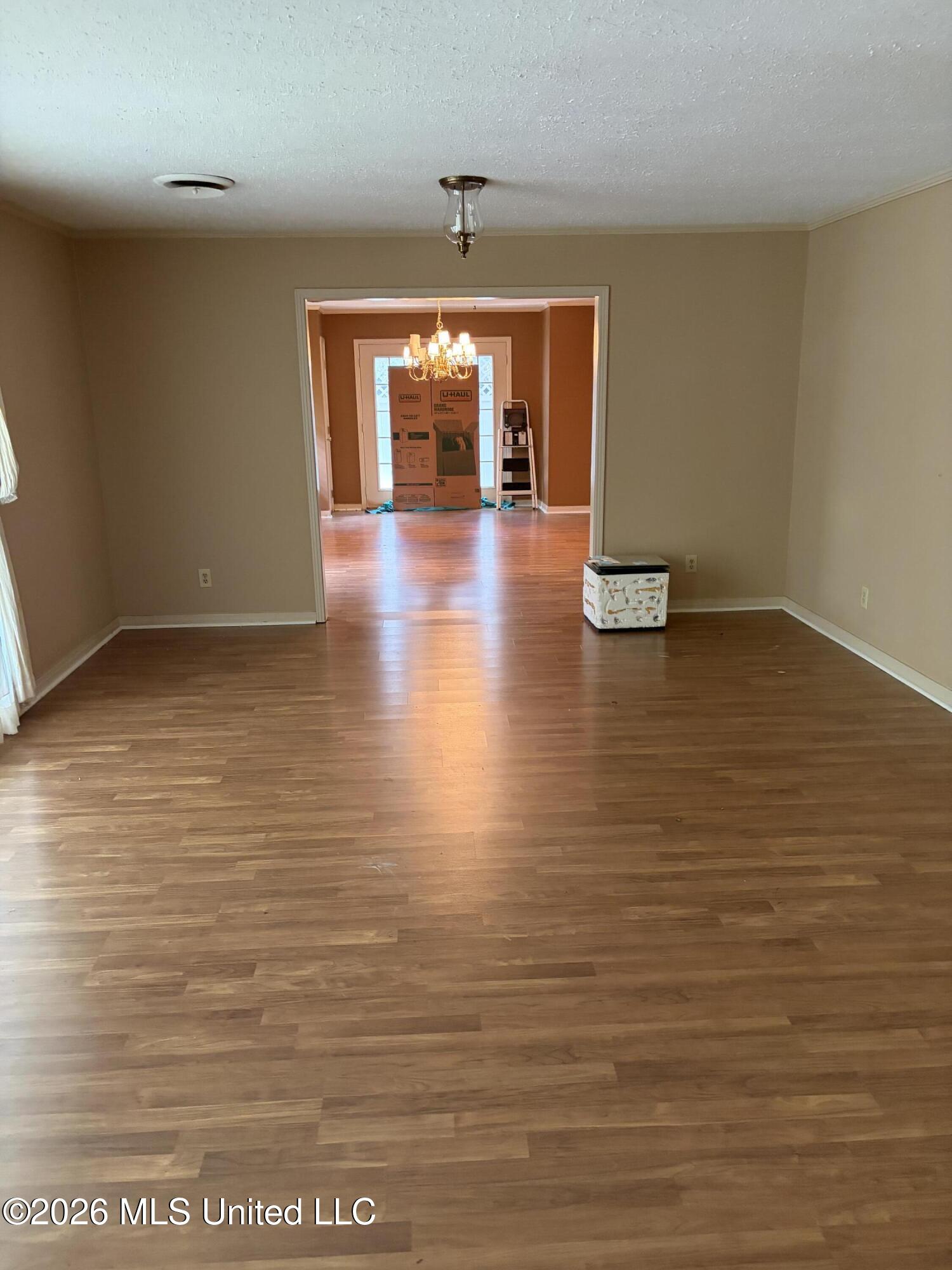 806 Crestview Drive Property Photo 10