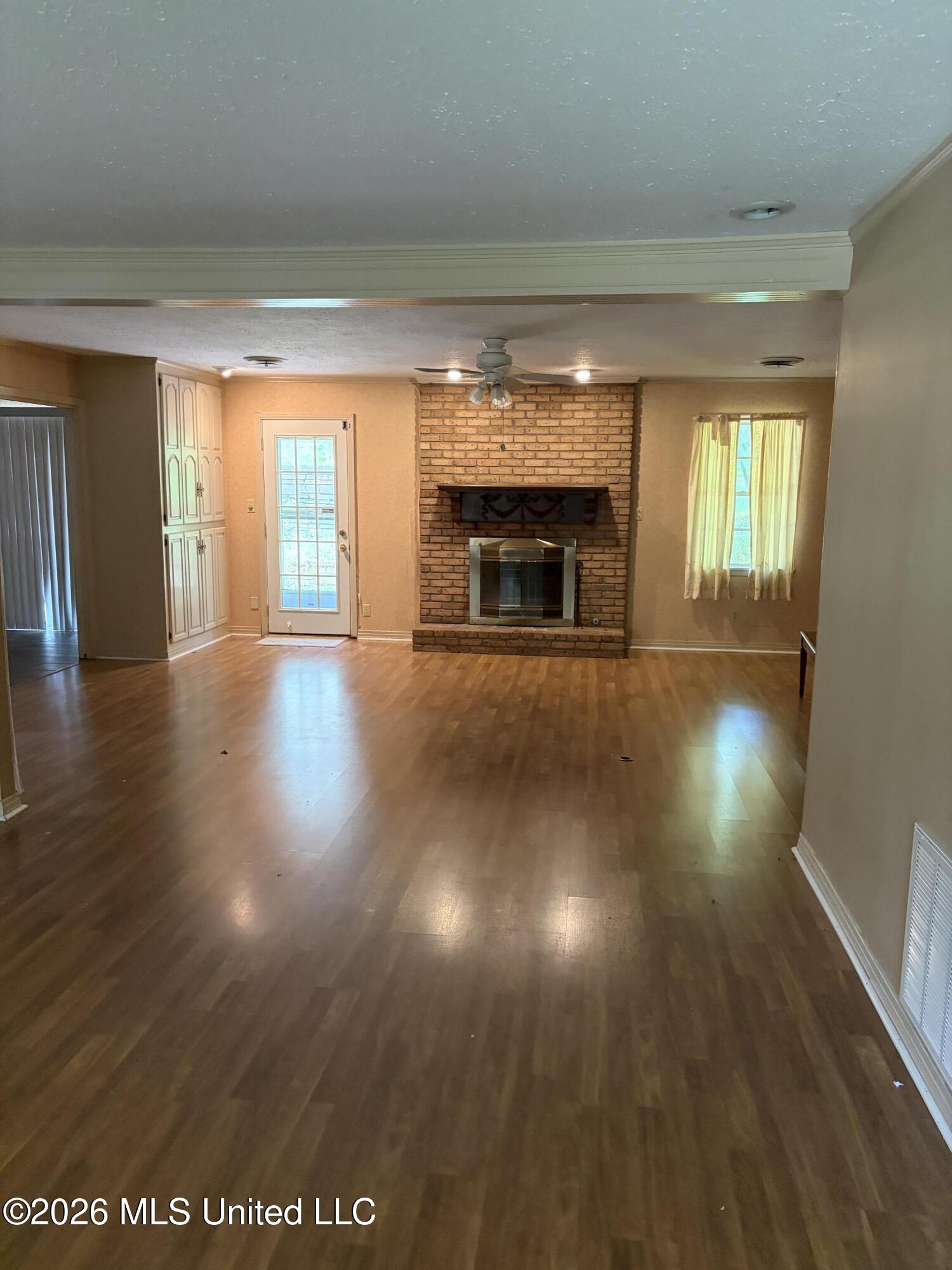 806 Crestview Drive Property Photo 11