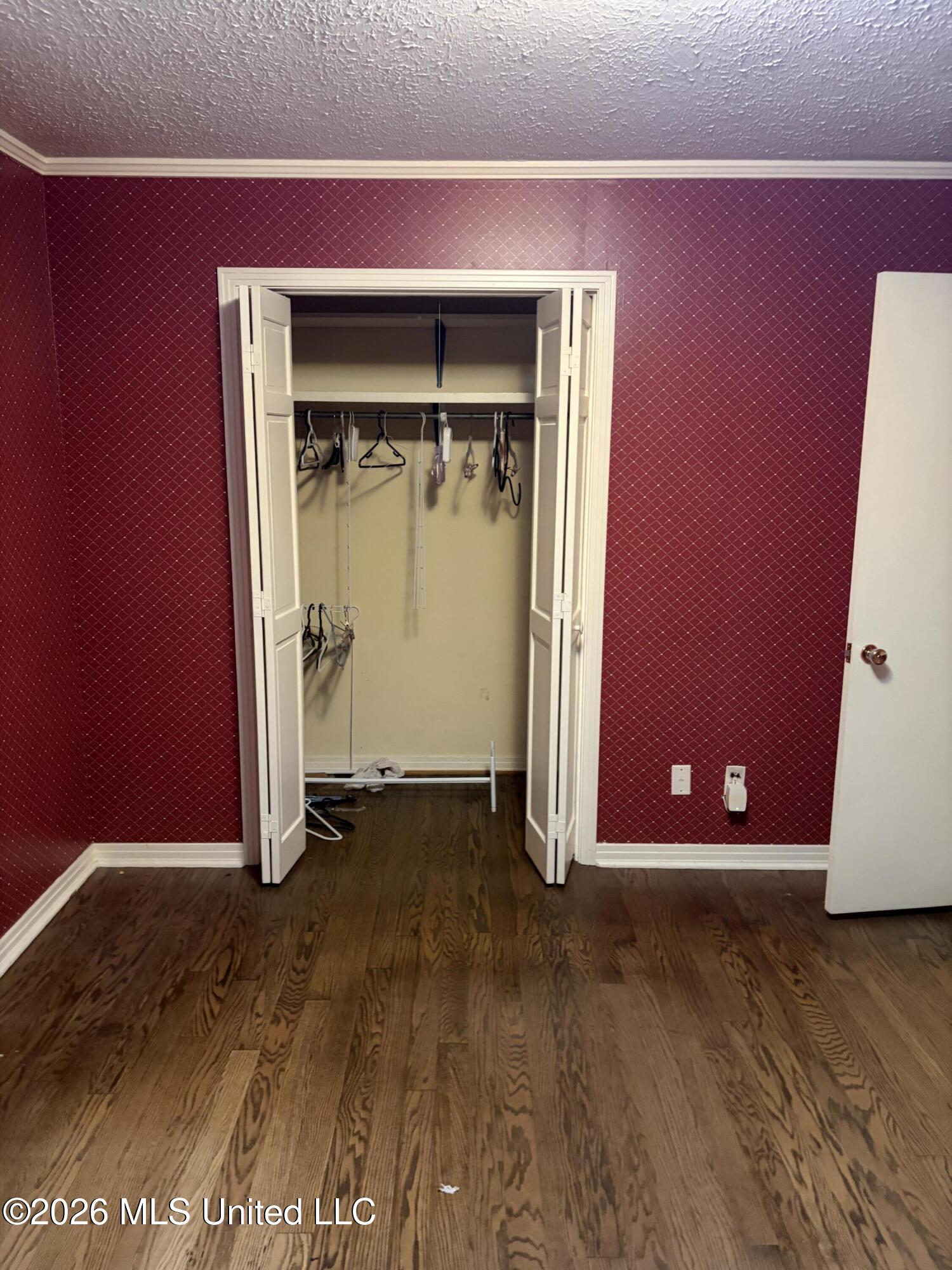 806 Crestview Drive Property Photo 12