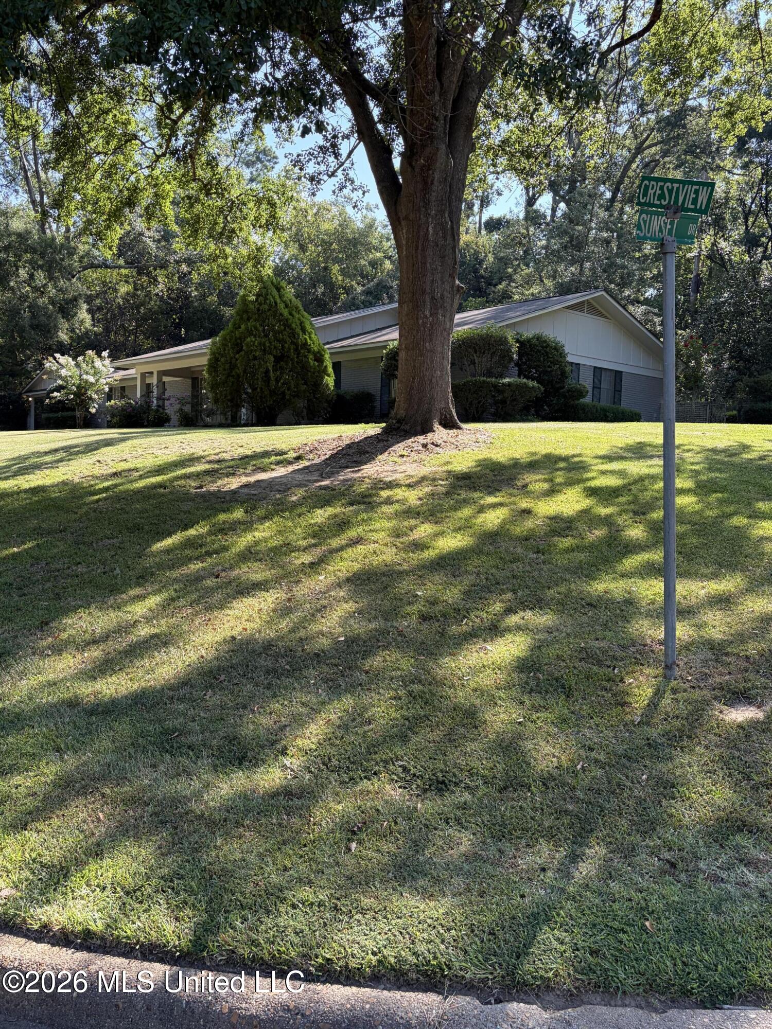 806 Crestview Drive Property Photo 18