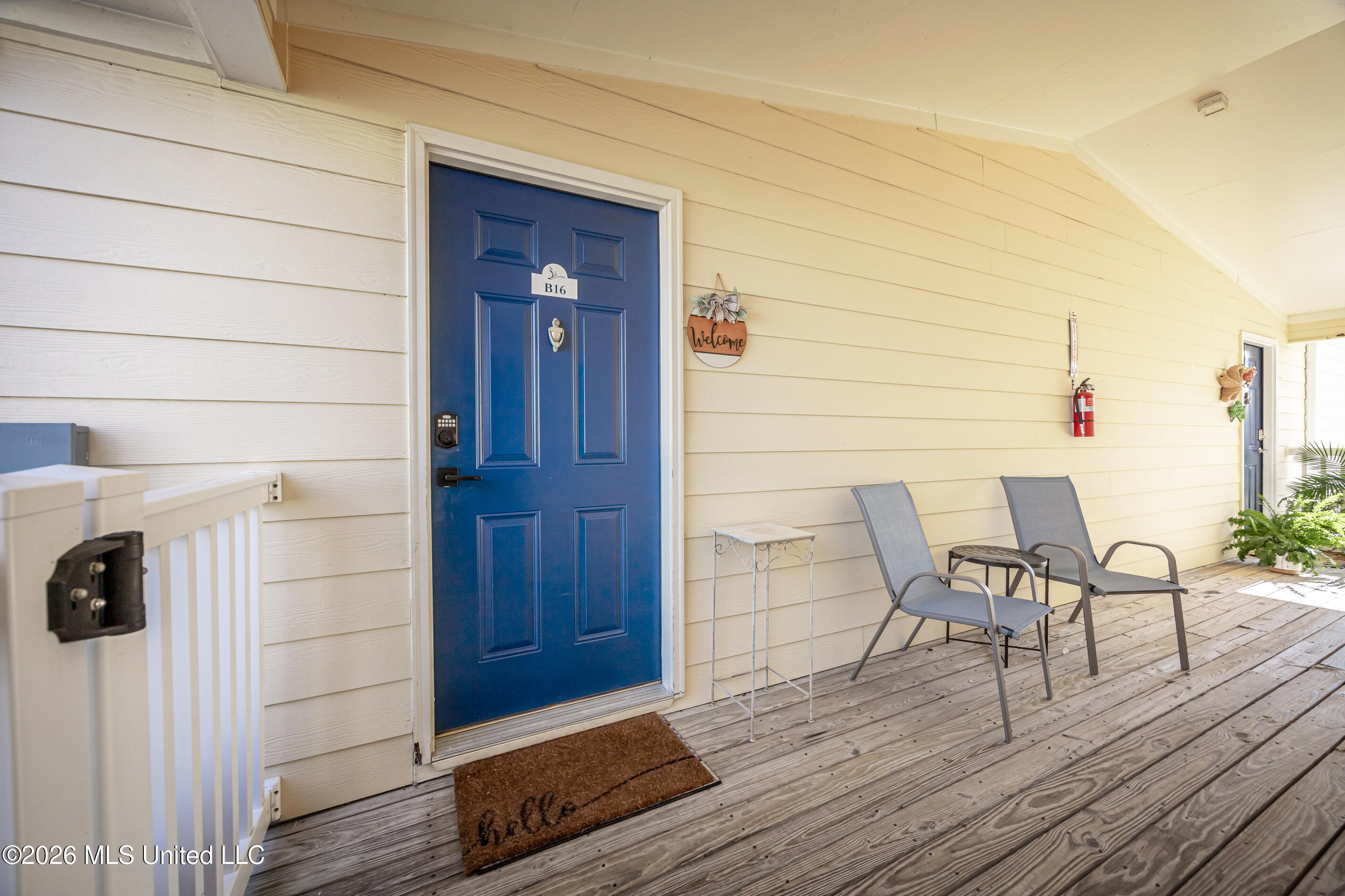 2421 Beachview Drive Property Photo 5