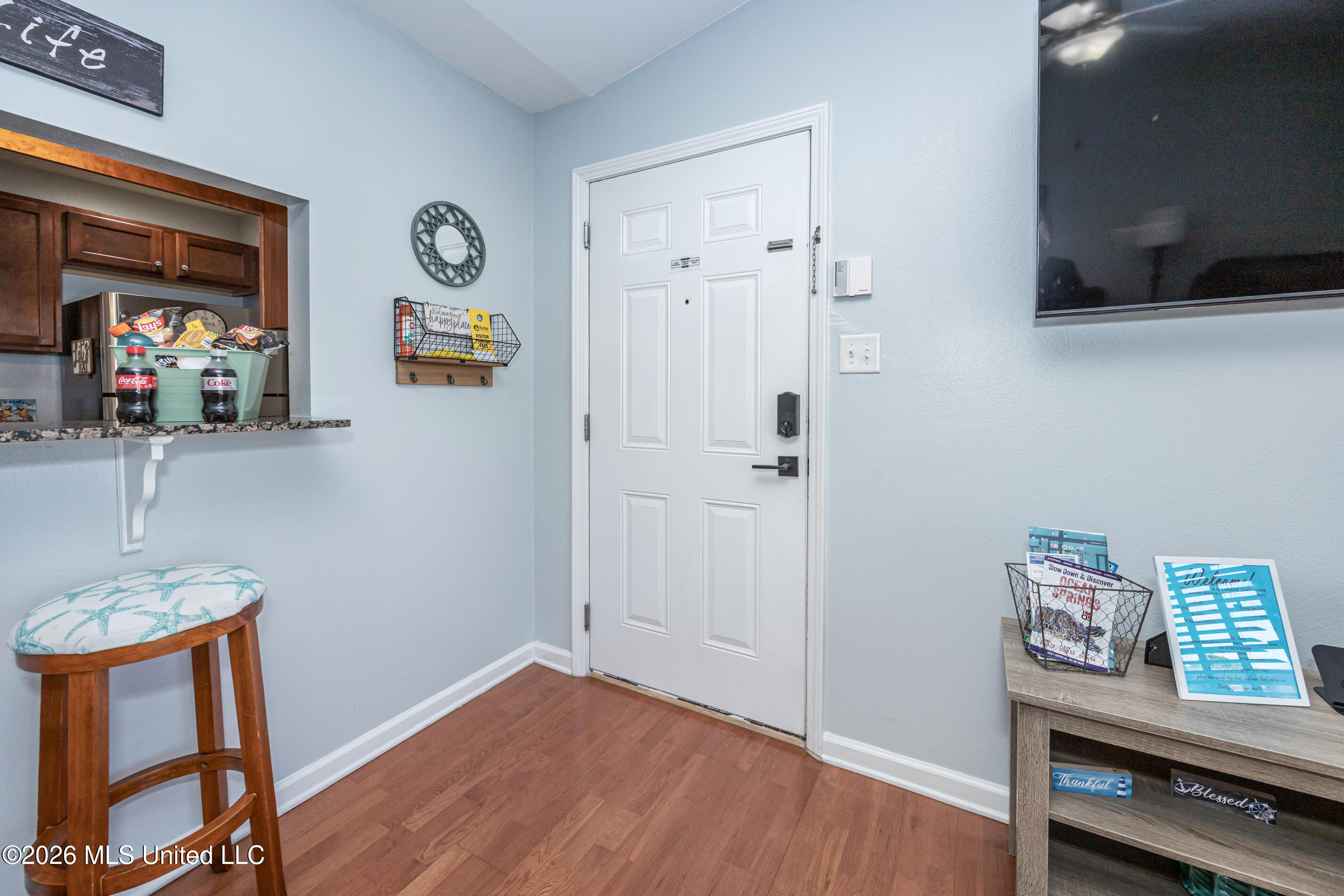 2421 Beachview Drive Property Photo 6