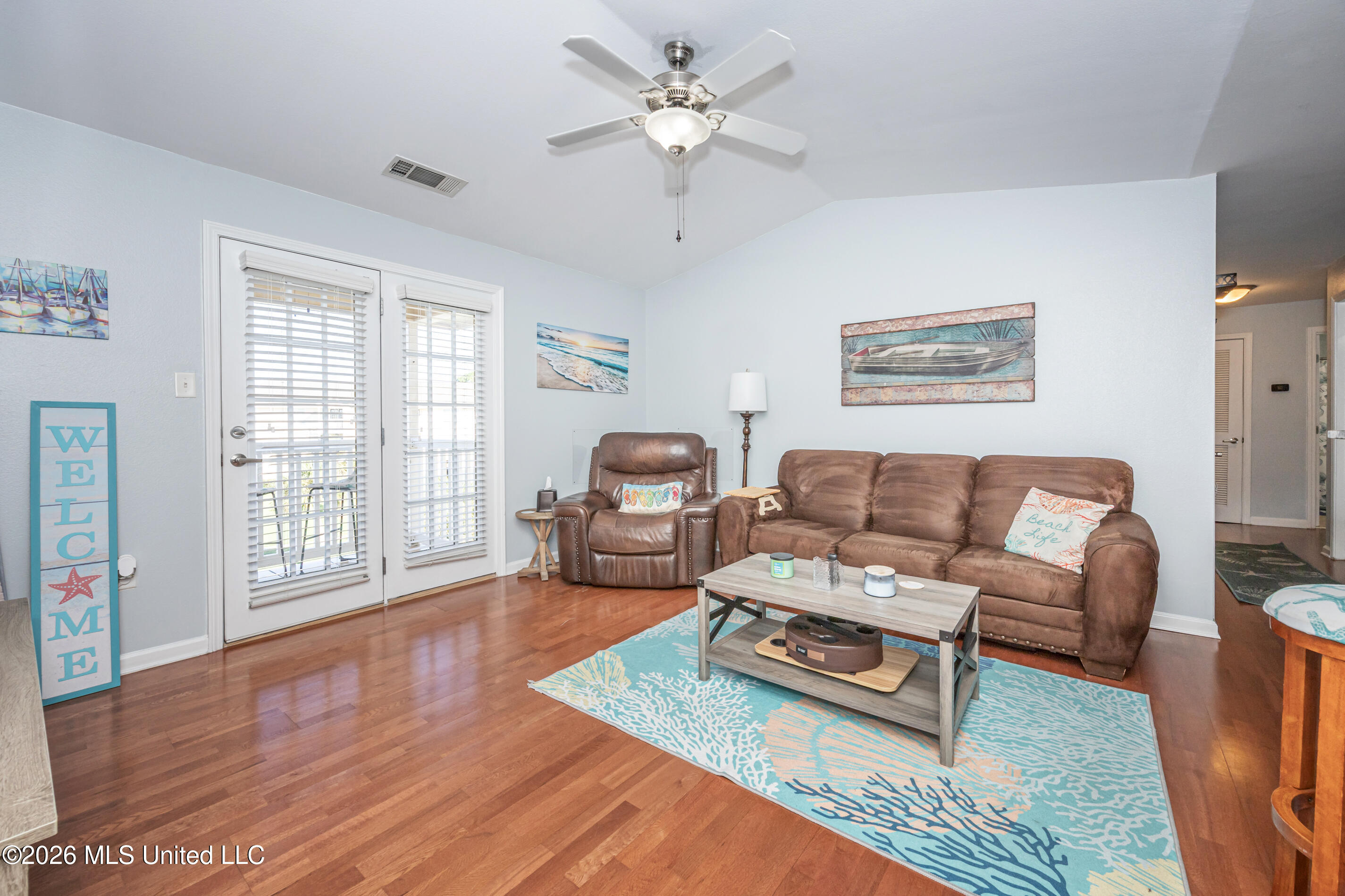 2421 Beachview Drive Property Photo 8