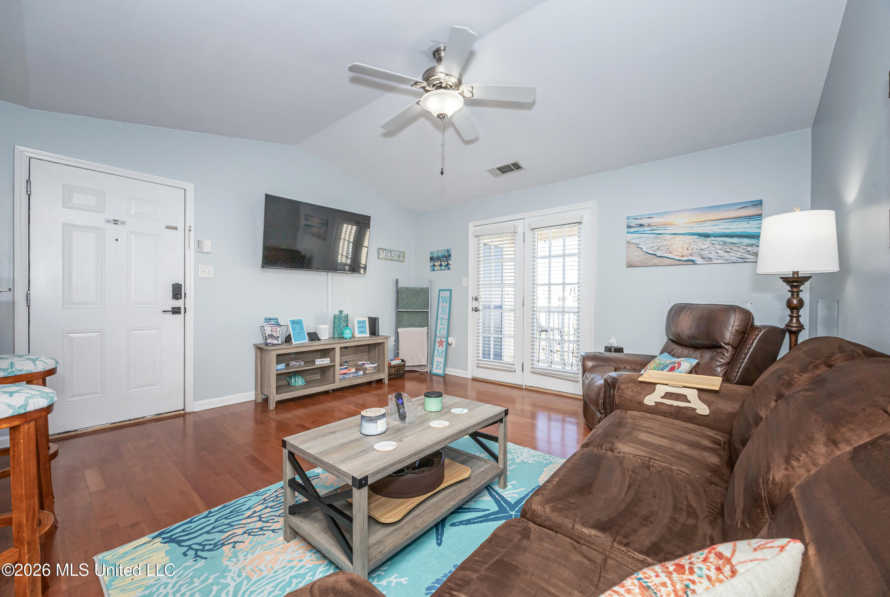 2421 Beachview Drive Property Photo 9