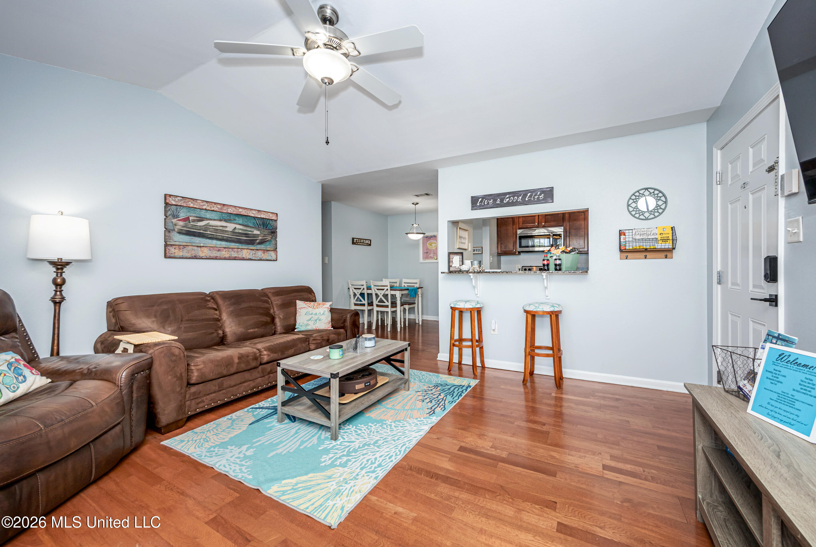 2421 Beachview Drive Property Photo 11
