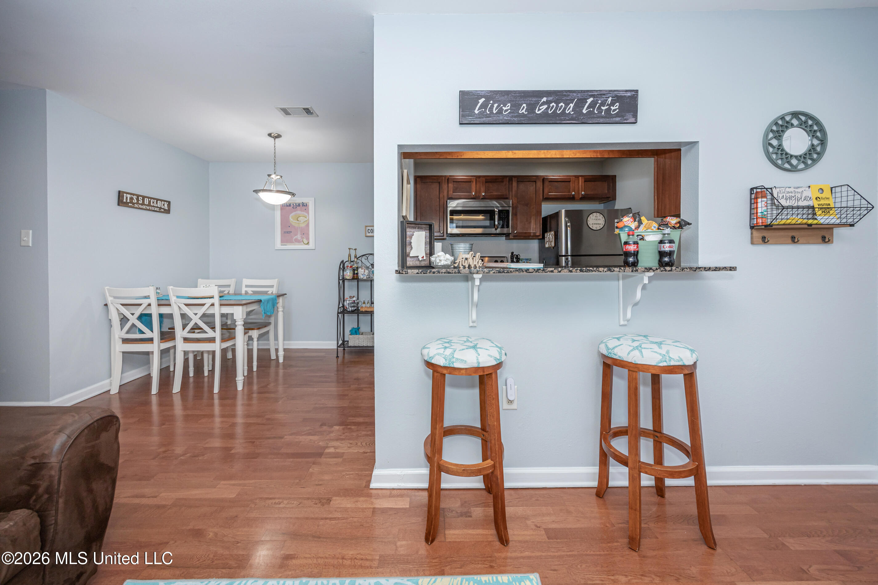 2421 Beachview Drive Property Photo 13