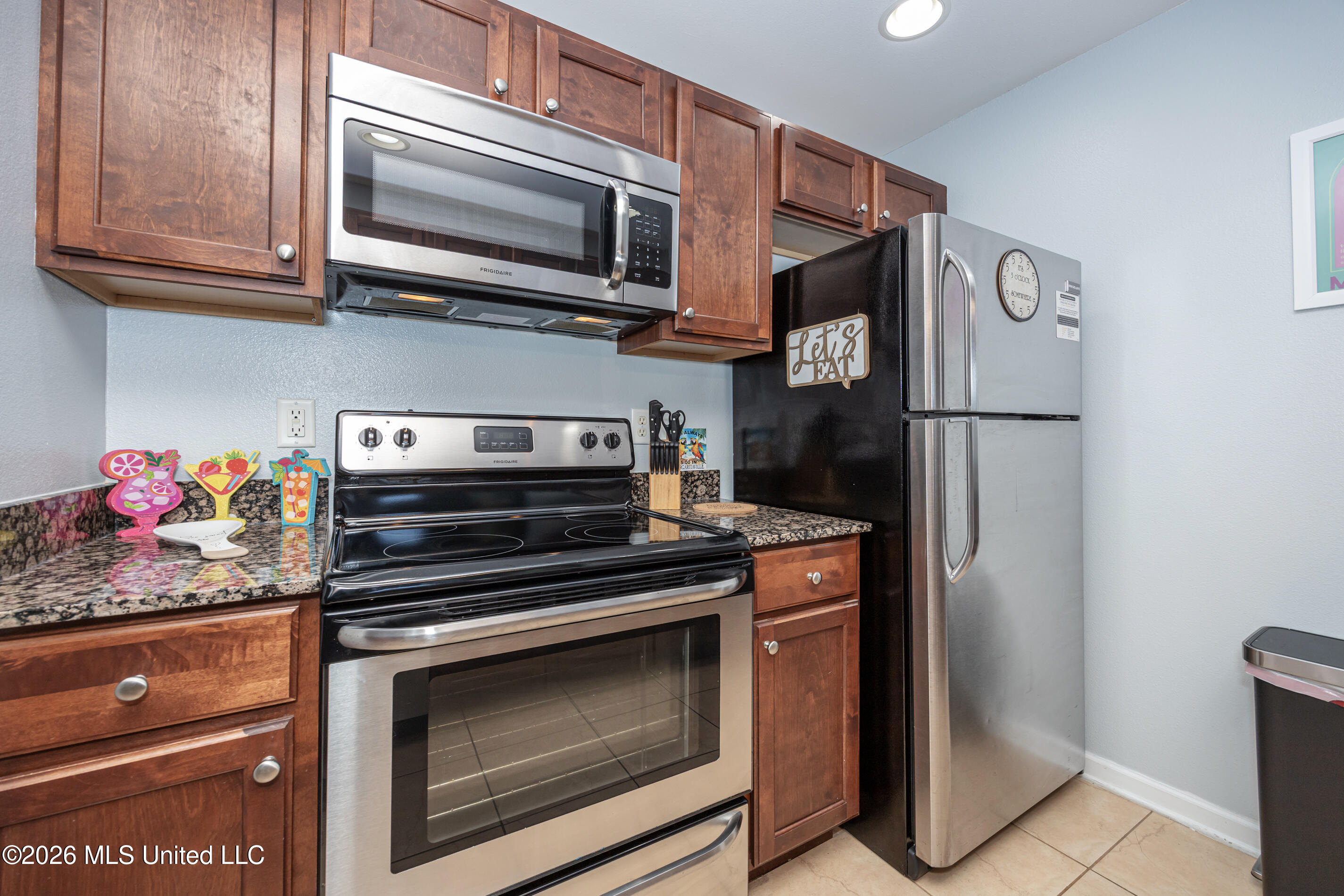 2421 Beachview Drive Property Photo 18