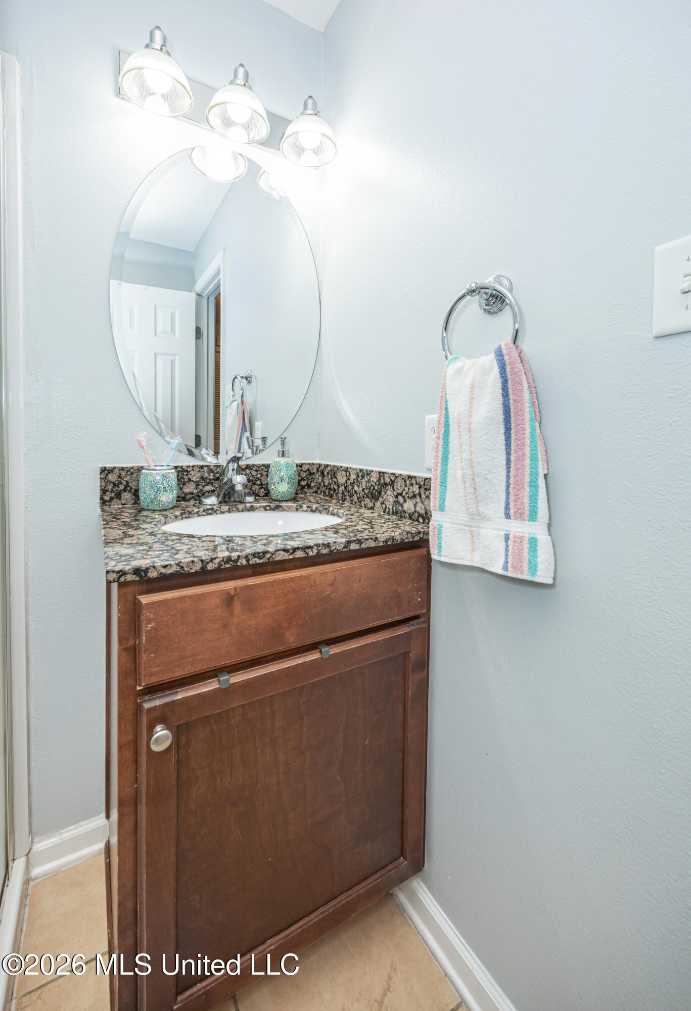 2421 Beachview Drive Property Photo 24