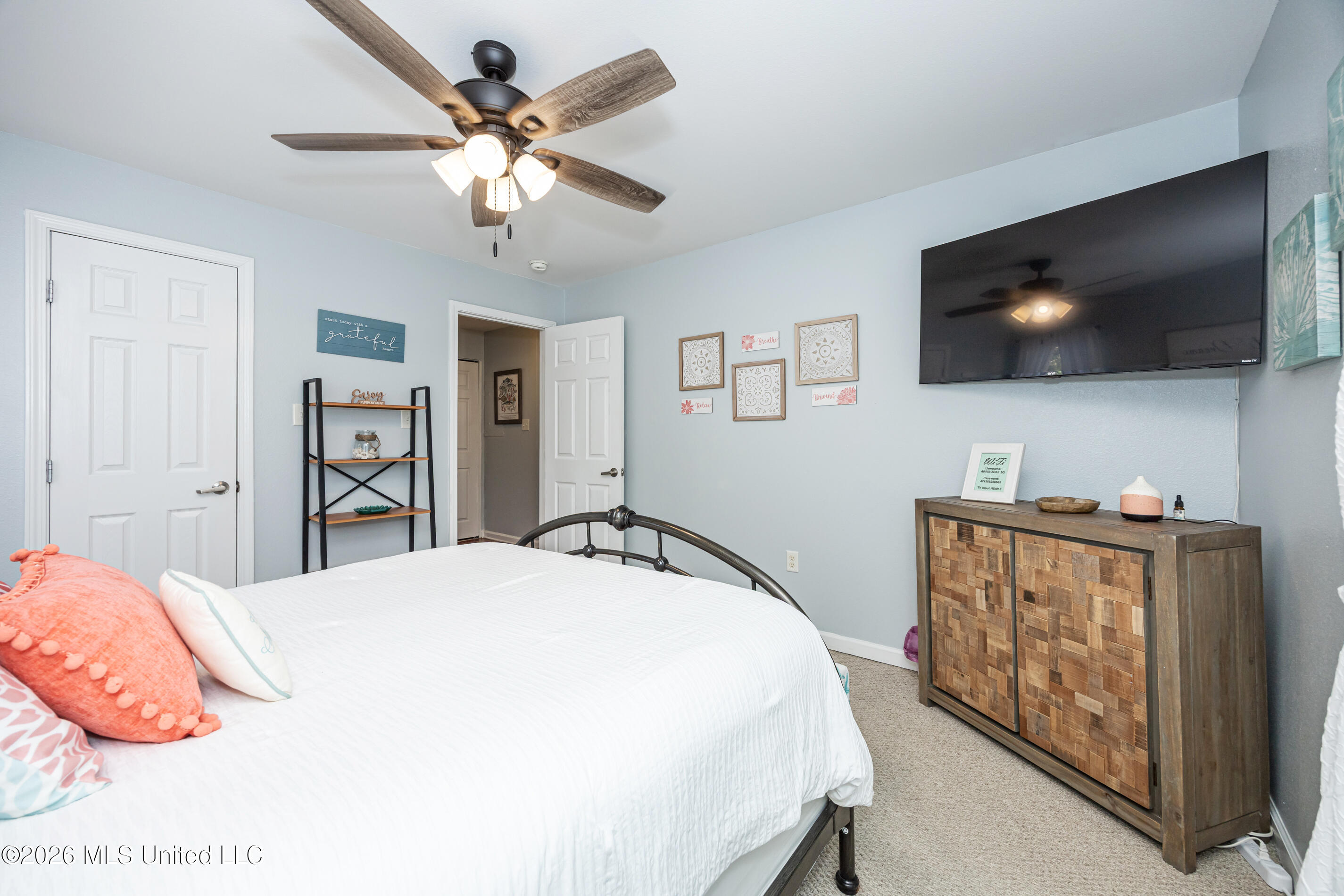 2421 Beachview Drive Property Photo 33