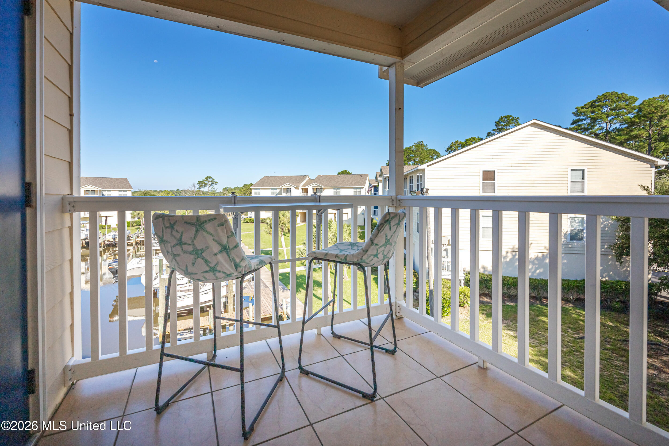 2421 Beachview Drive Property Photo 40