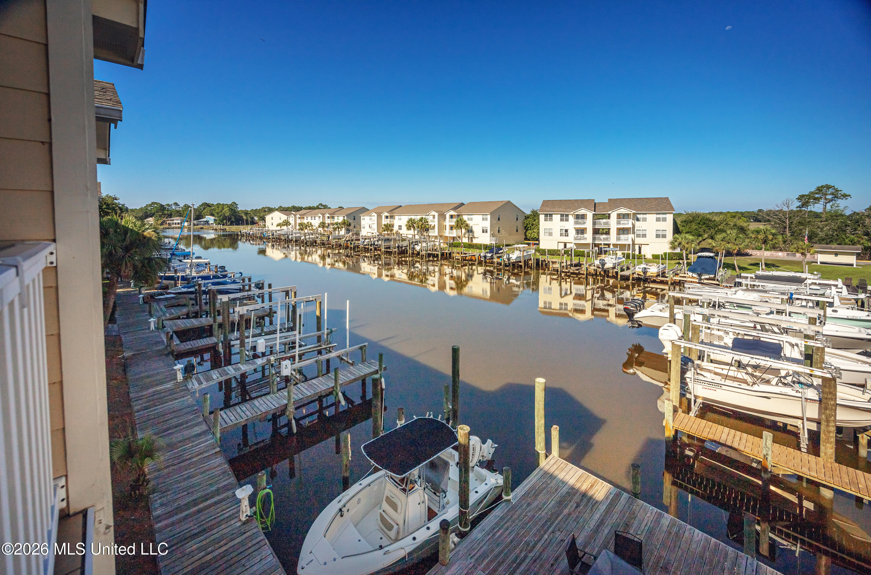 2421 Beachview Drive Property Photo 44