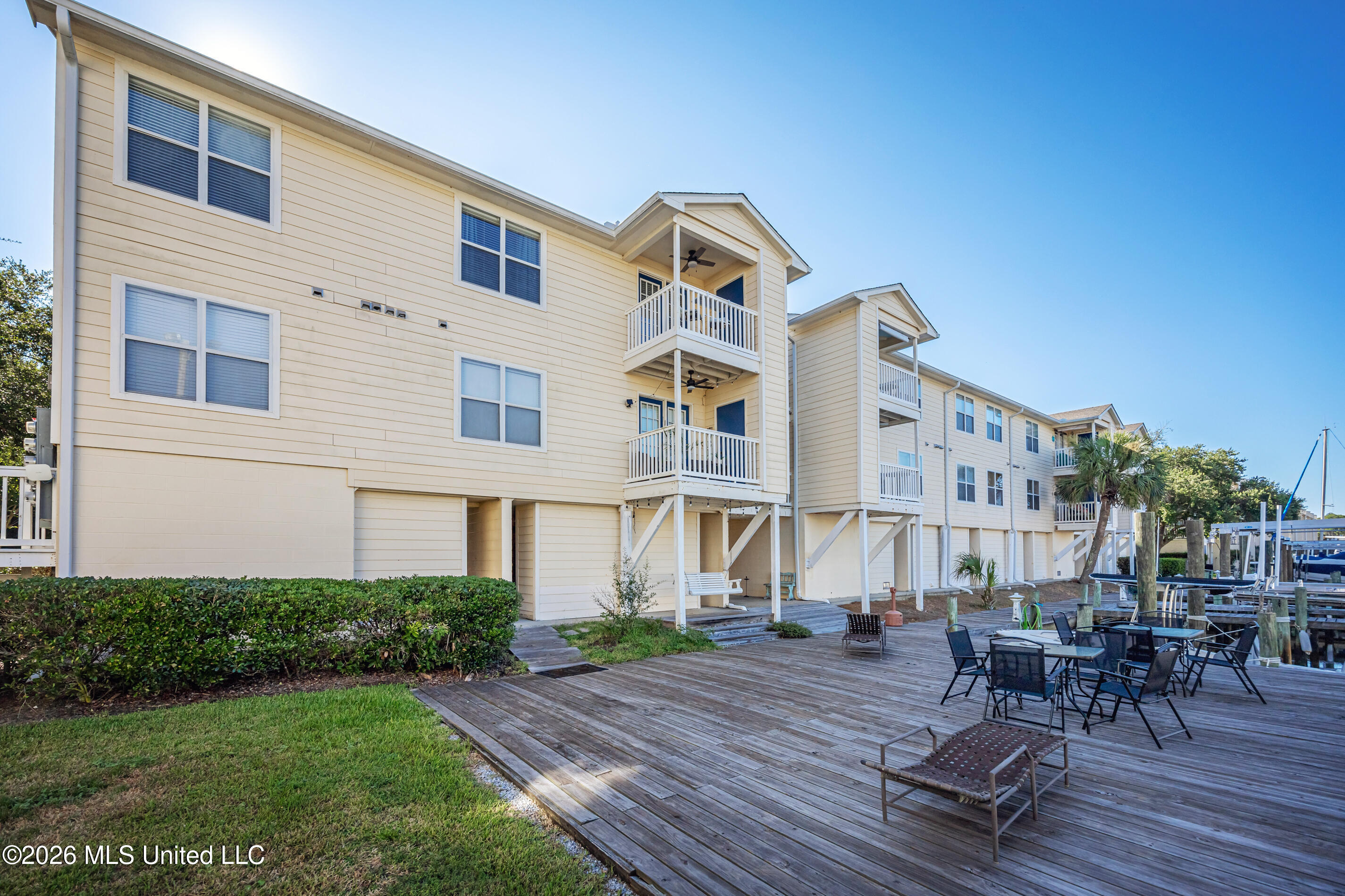 2421 Beachview Drive Property Photo 49