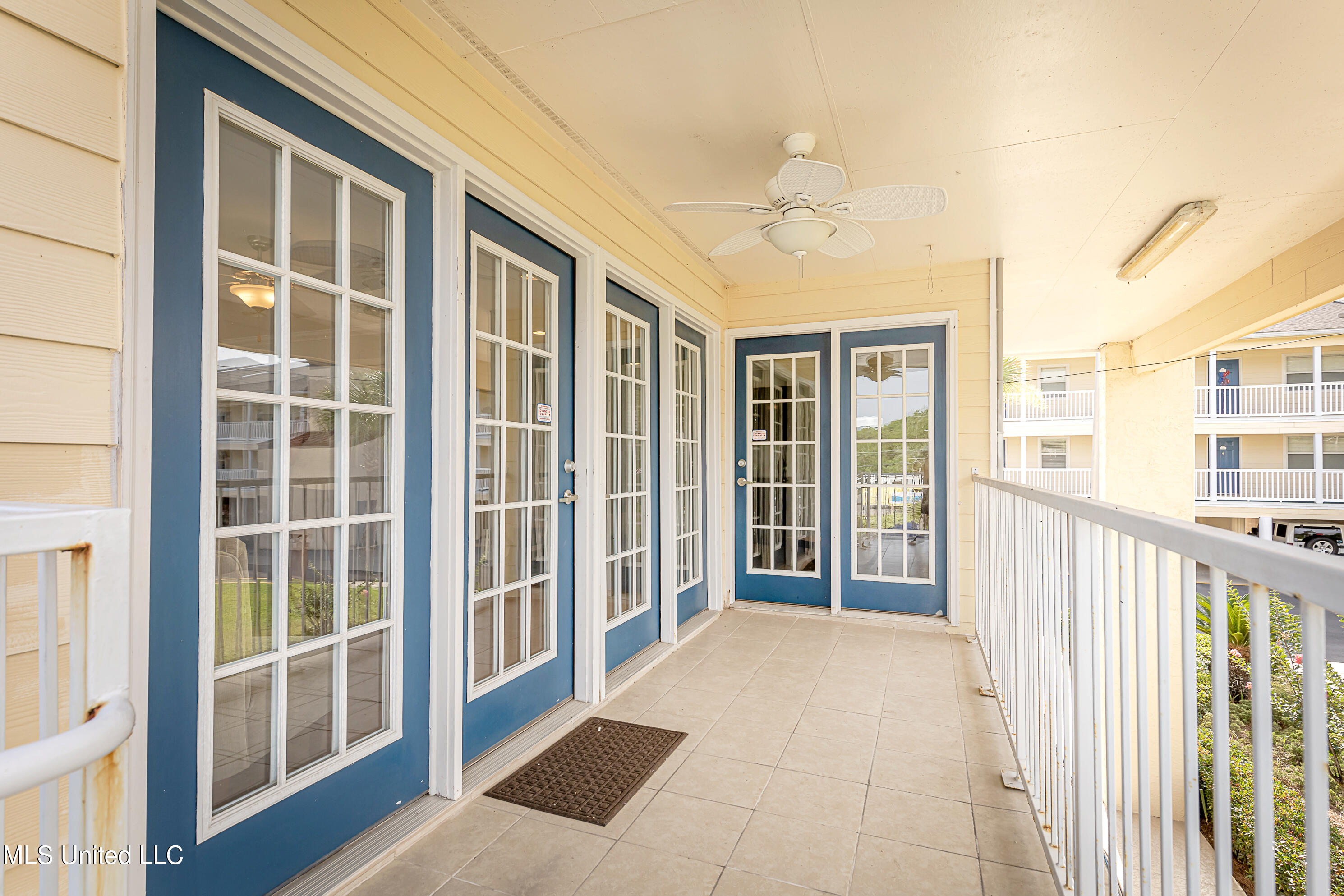 2421 Beachview Drive Property Photo 68